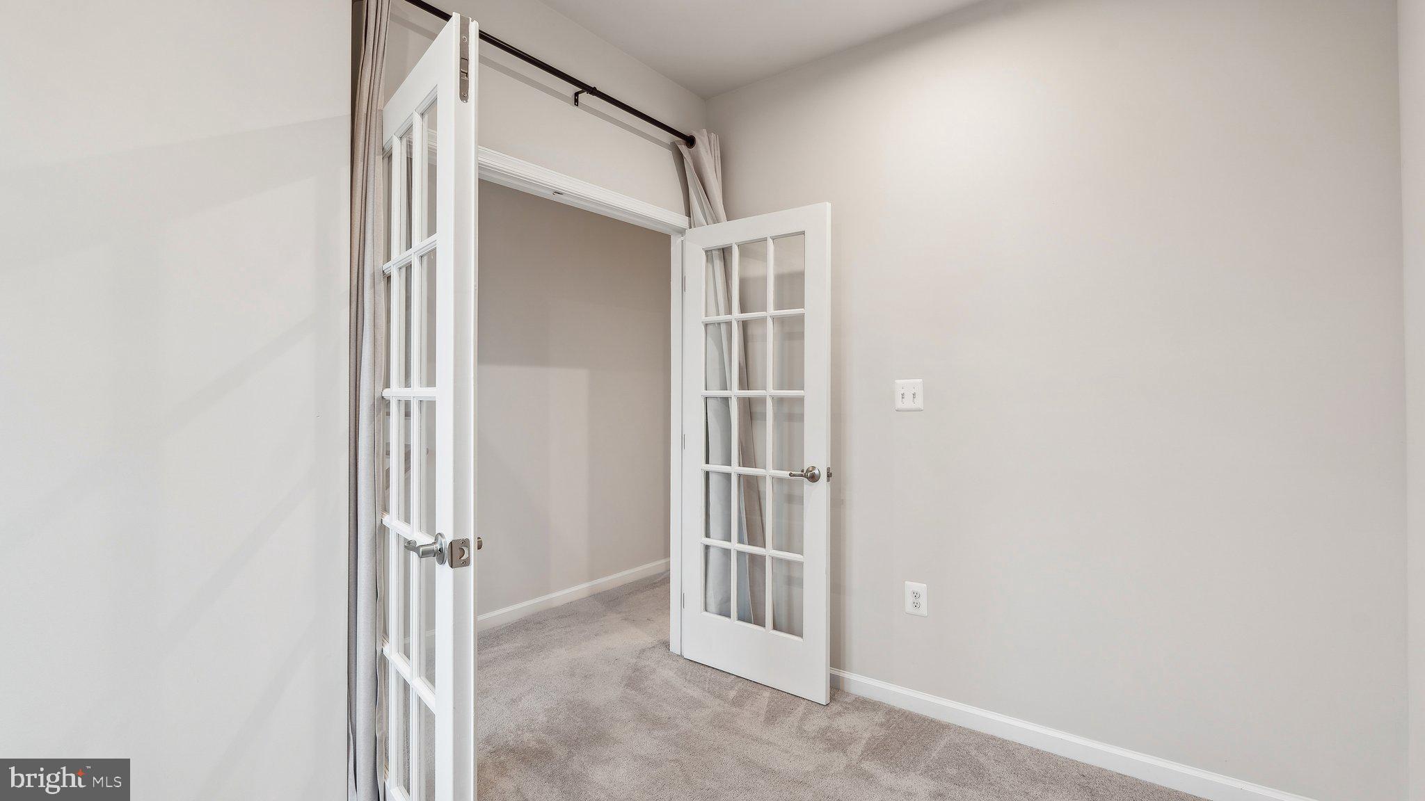 FREDERICKSBURG CITY - Residential