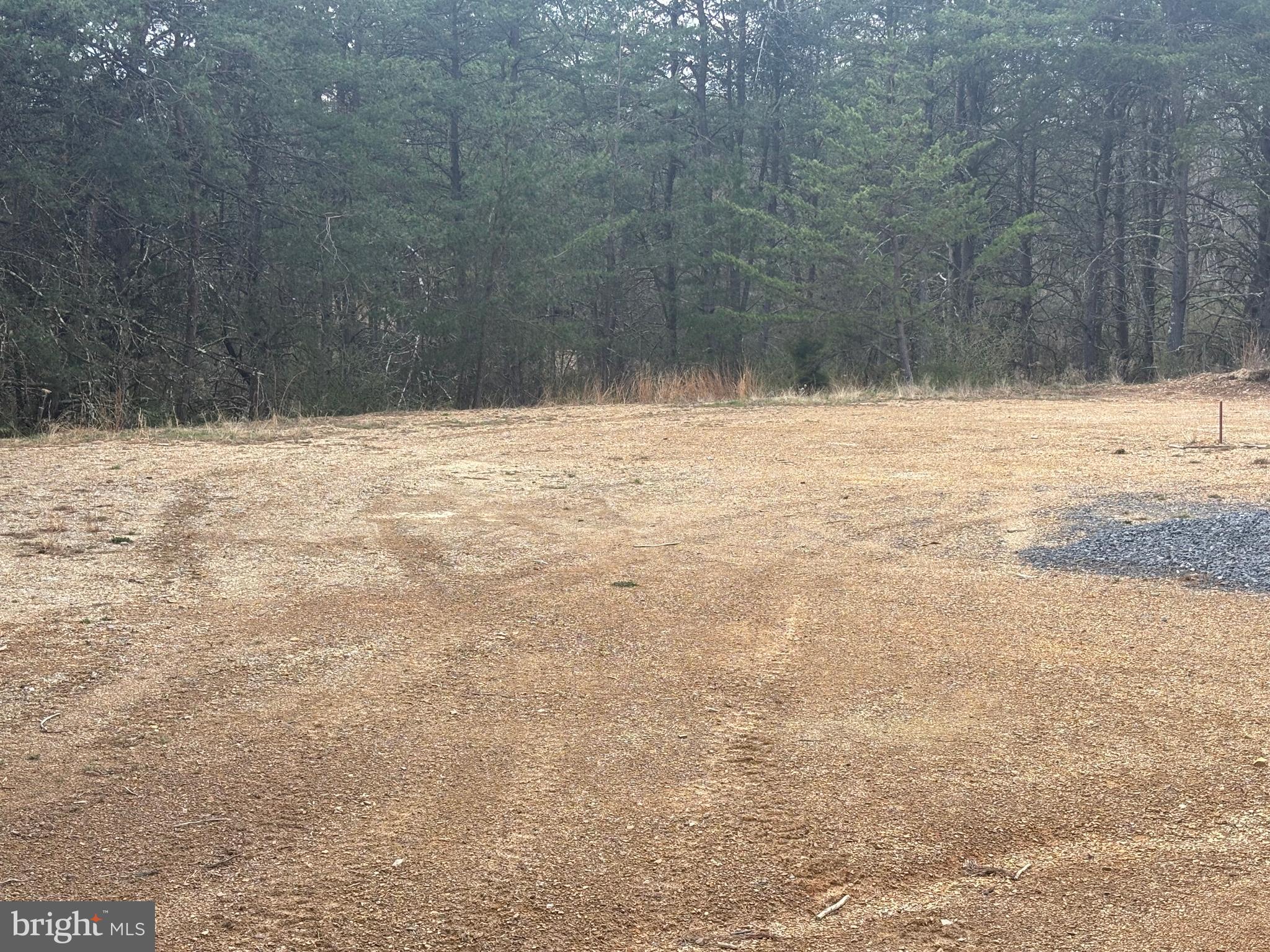 DILLONS RUN ESTATES - Land