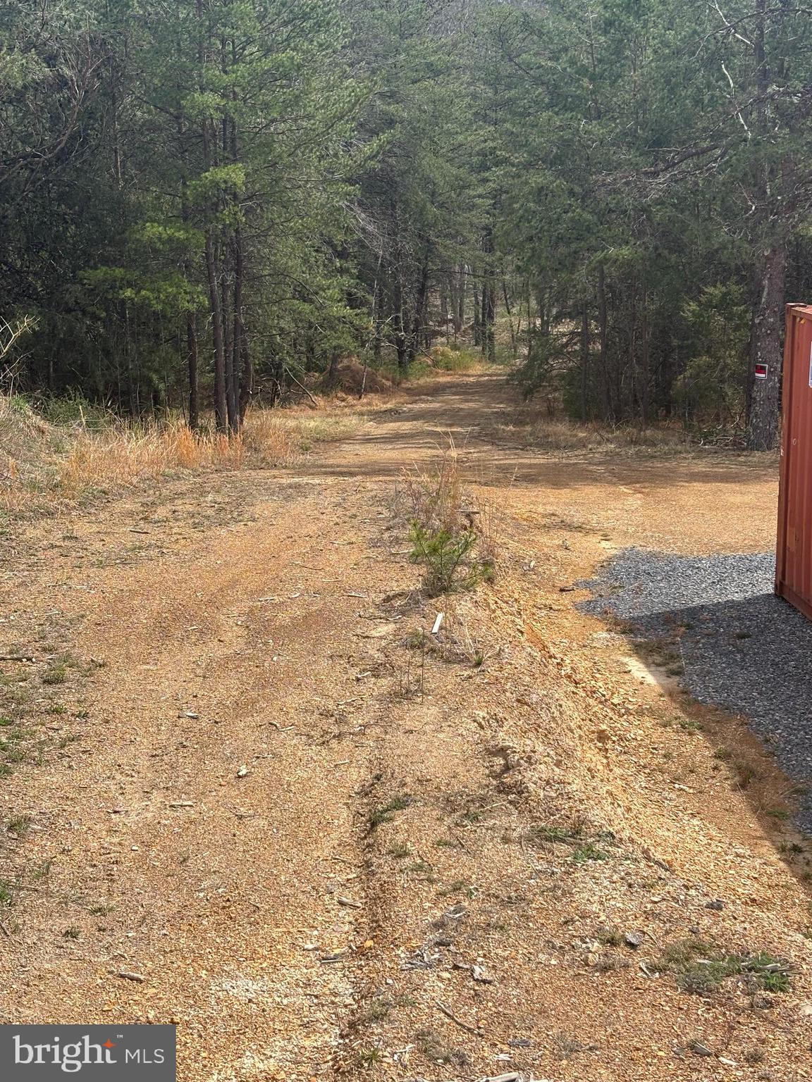 DILLONS RUN ESTATES - Land