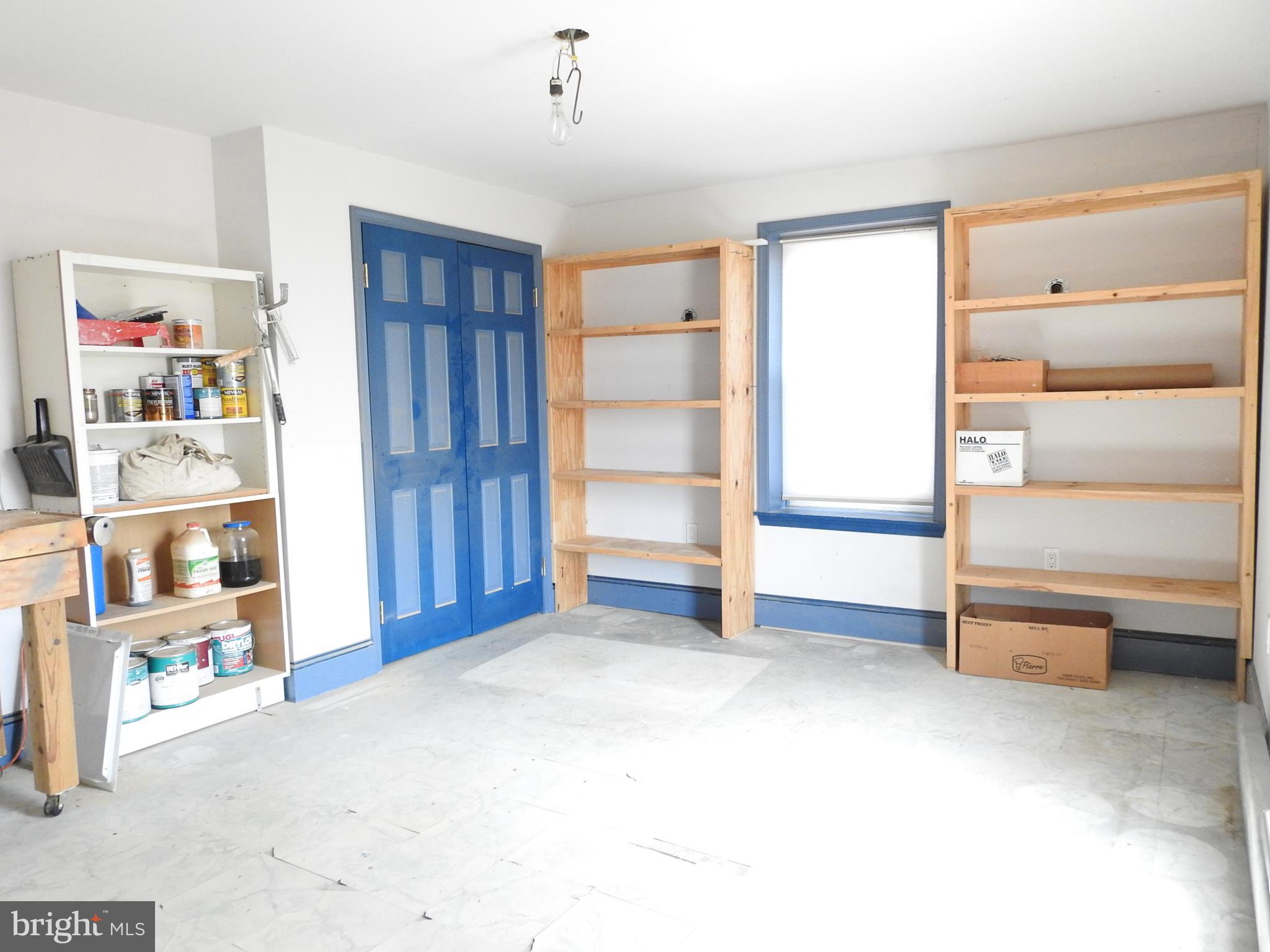 MILL HILL - Residential