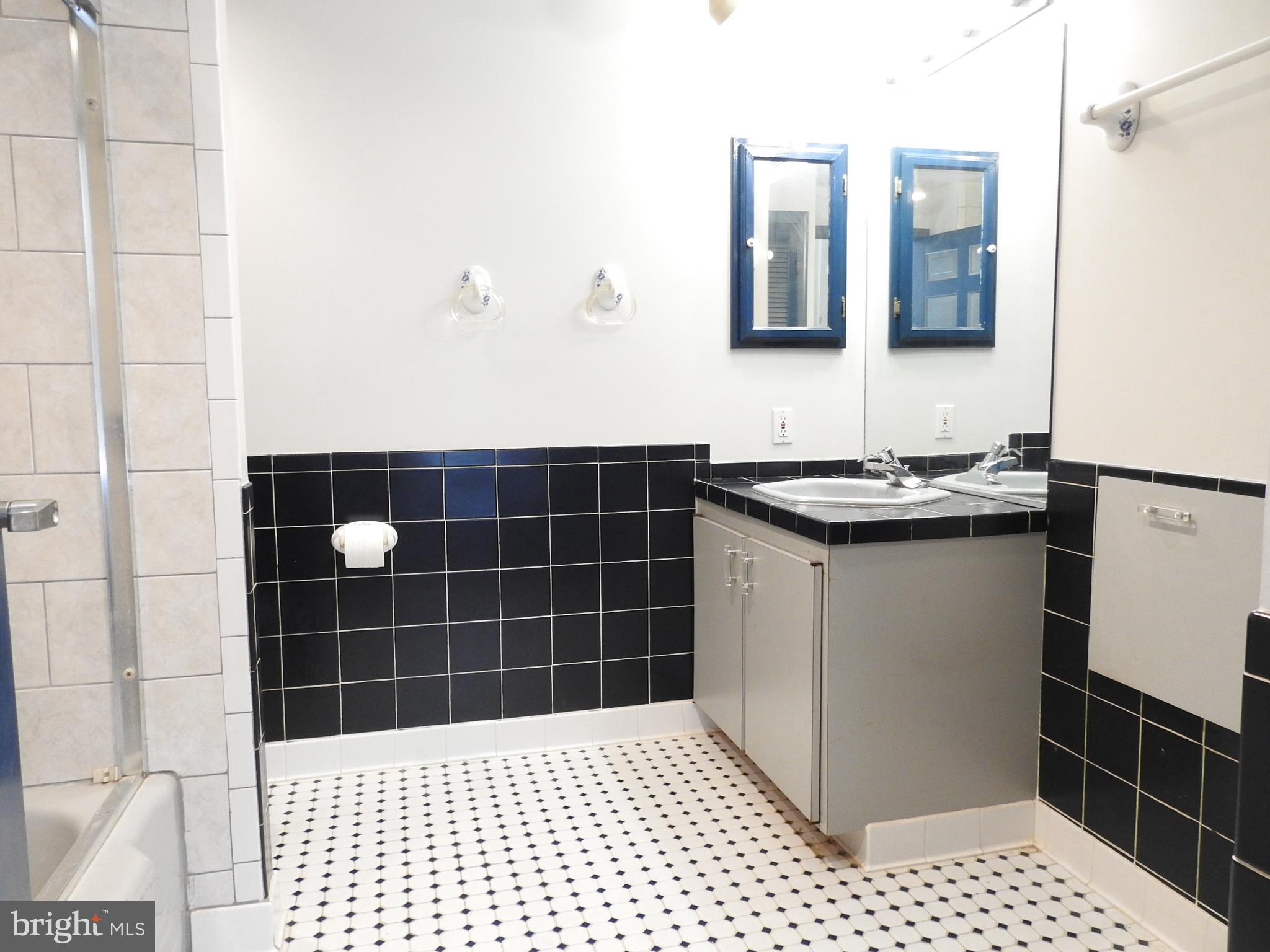 MILL HILL - Residential