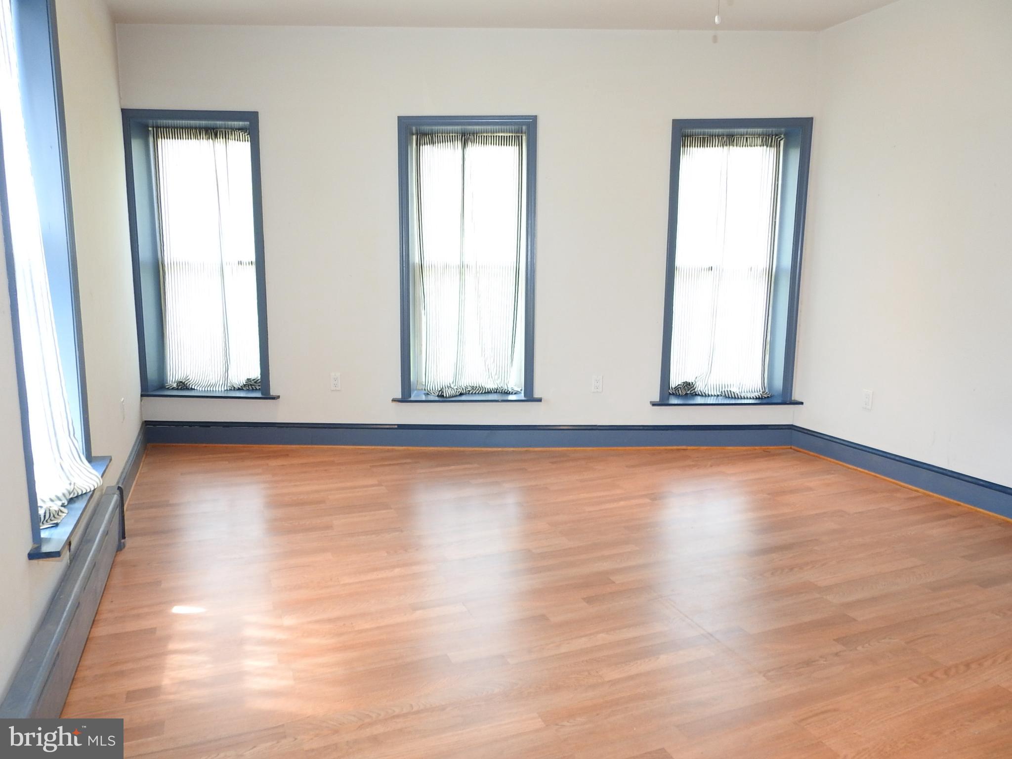 MILL HILL - Residential