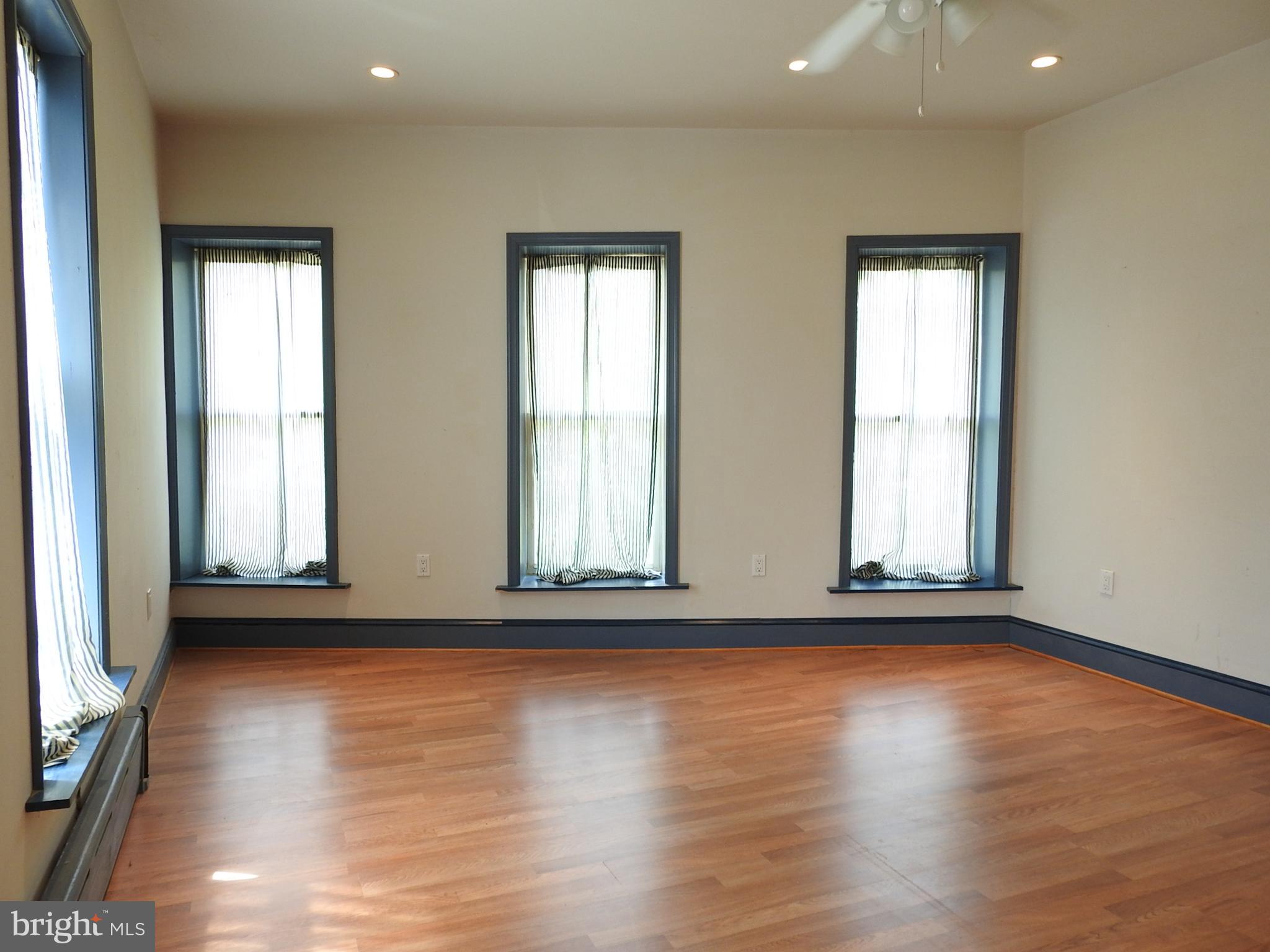 MILL HILL - Residential