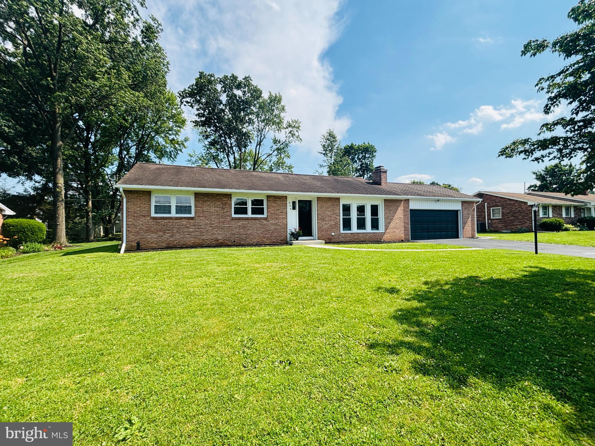 424 E EVERGREEN ROAD