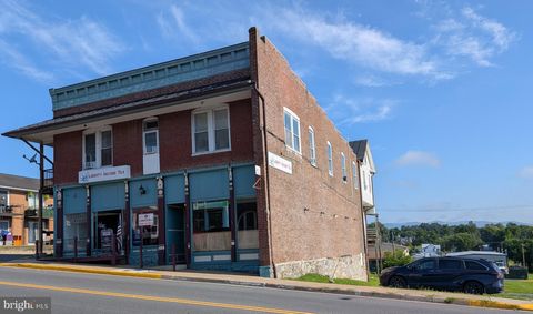 Photo of 134 W Main Street, LURAY, VA 22835 (MLS # VAPA2006124)