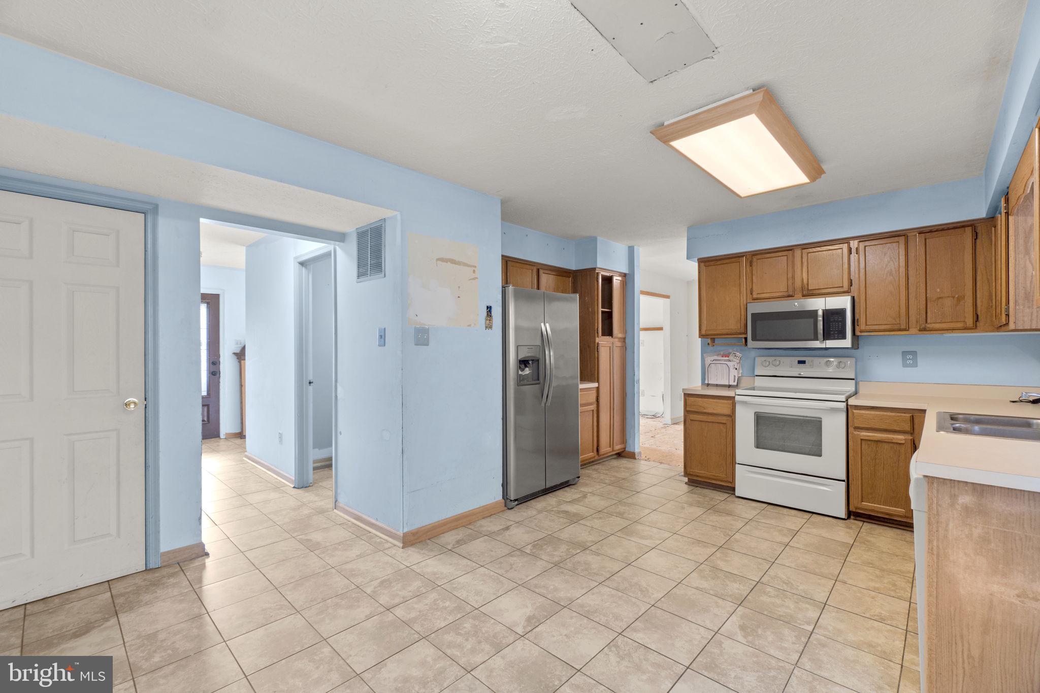 ROBIN MEADOWS - Residential