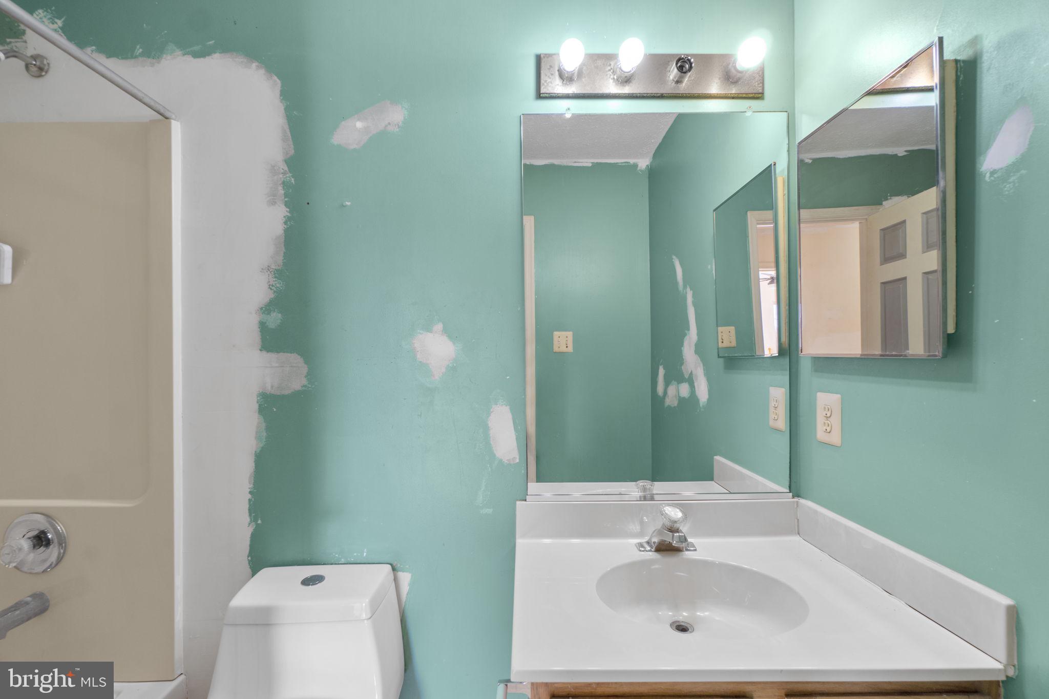 ROBIN MEADOWS - Residential