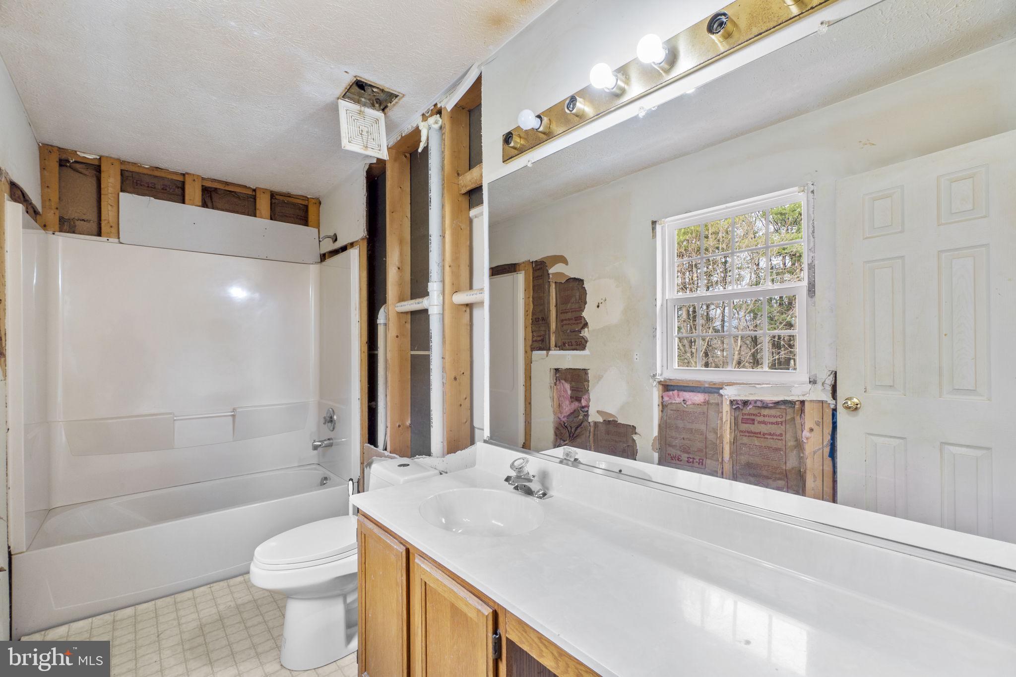 ROBIN MEADOWS - Residential