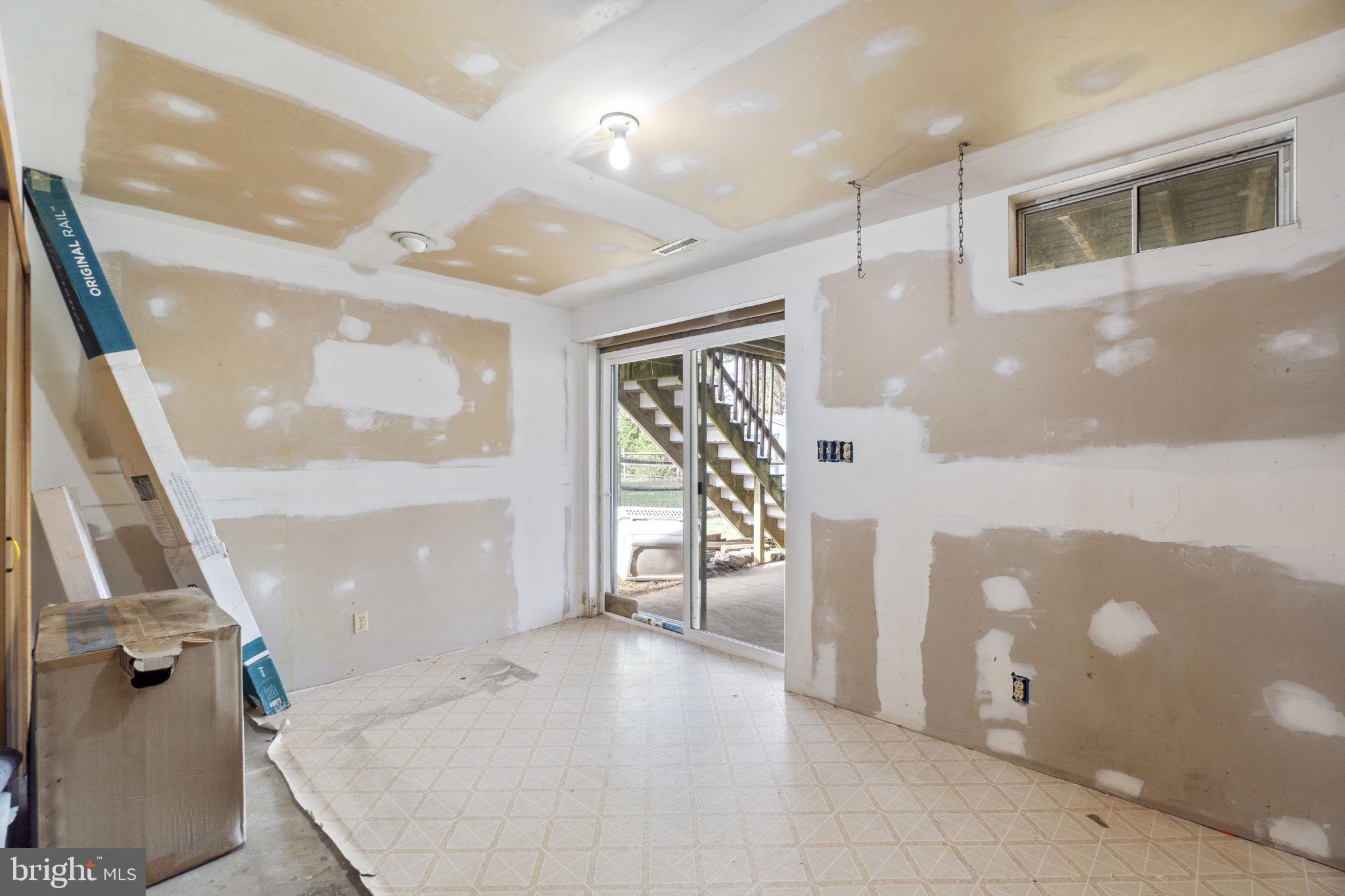 ROBIN MEADOWS - Residential