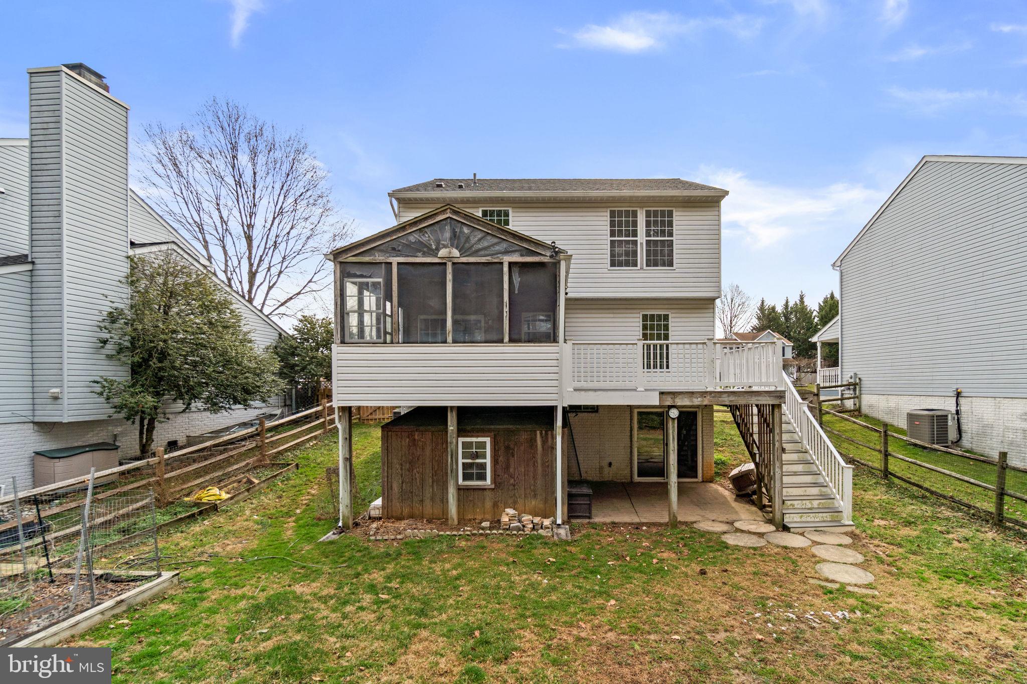 ROBIN MEADOWS - Residential