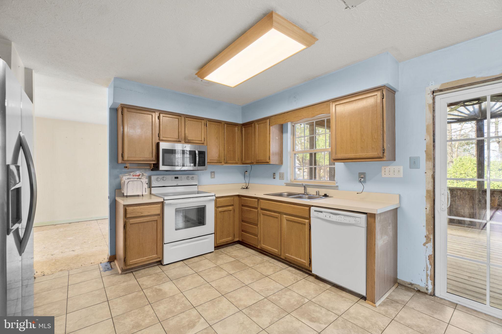 ROBIN MEADOWS - Residential