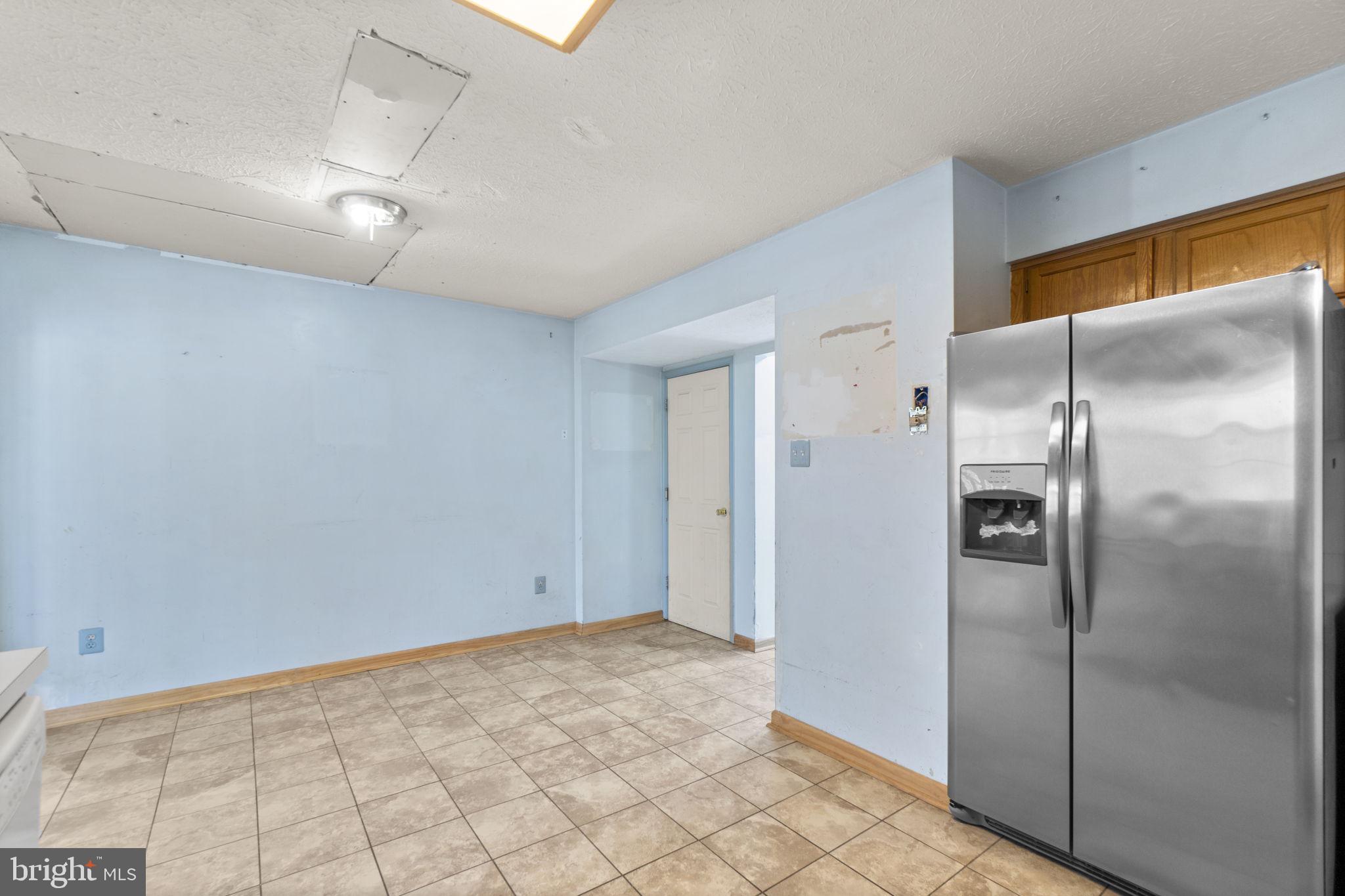 ROBIN MEADOWS - Residential