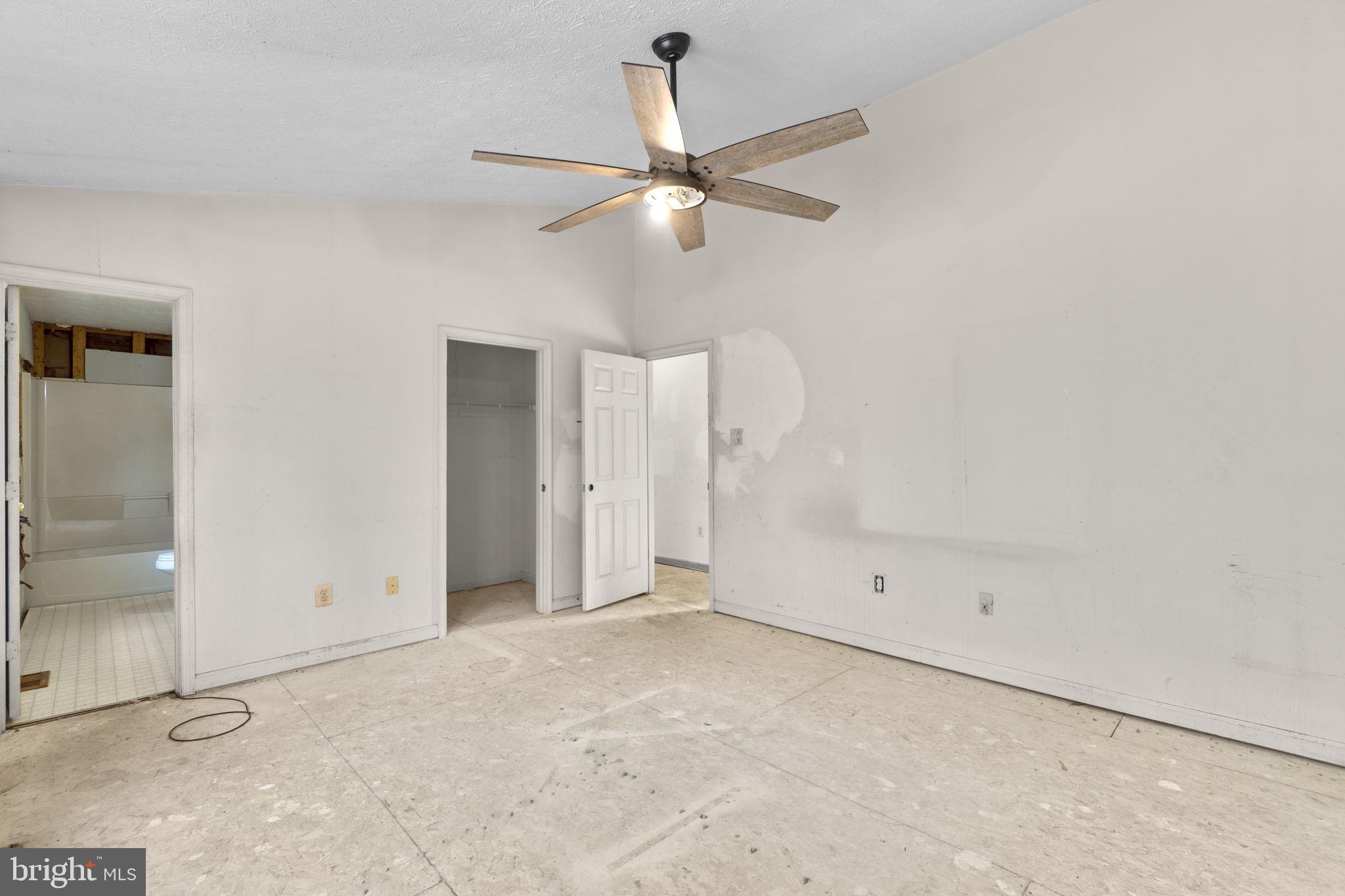 ROBIN MEADOWS - Residential