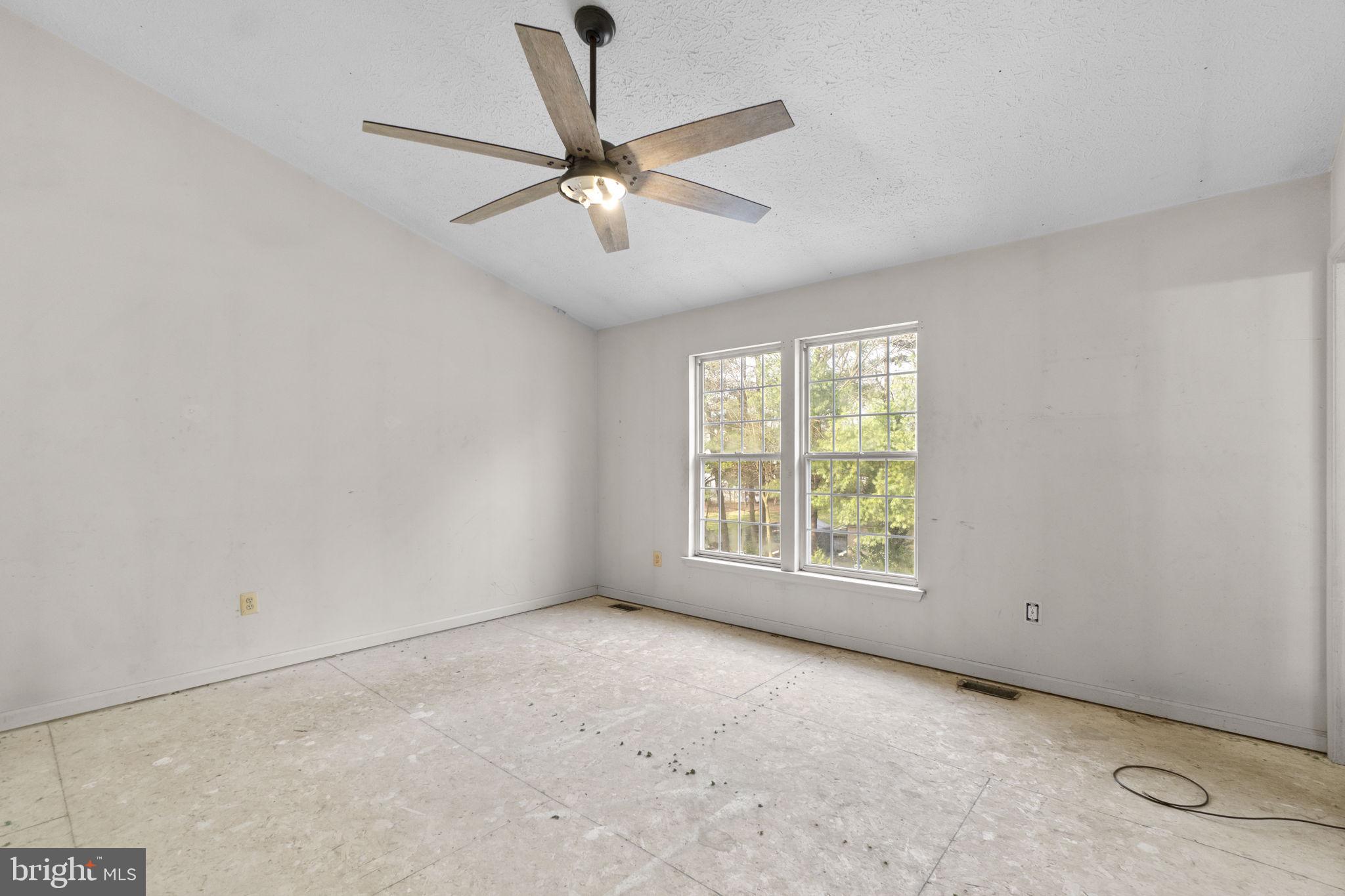 ROBIN MEADOWS - Residential