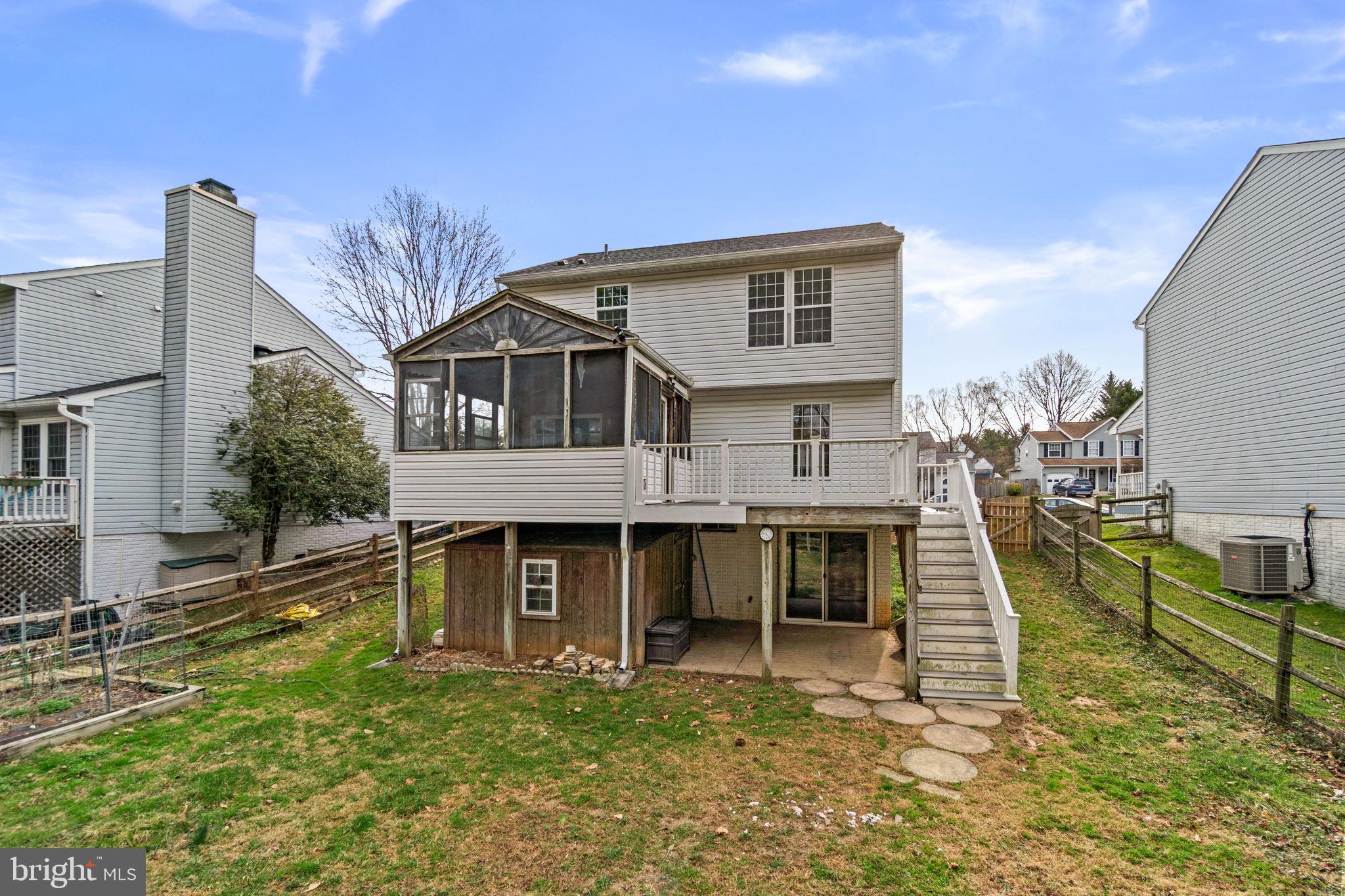 ROBIN MEADOWS - Residential