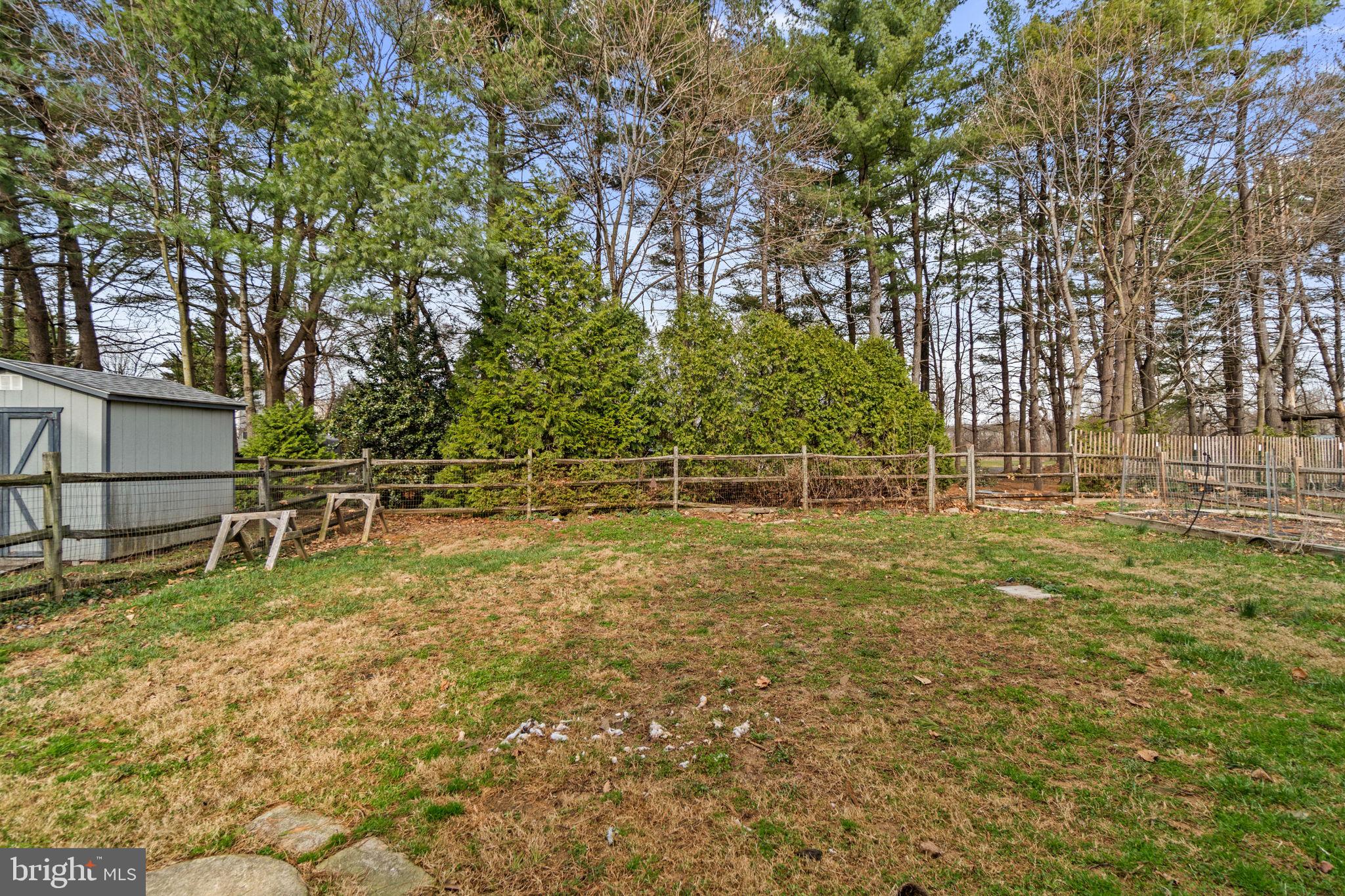 ROBIN MEADOWS - Residential