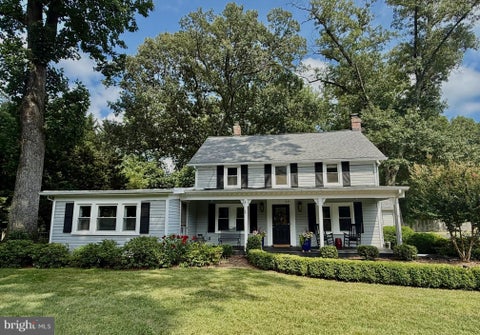 Photo of 1229 Reston Avenue, HERNDON, VA 20170 (MLS # VAFX2326498)