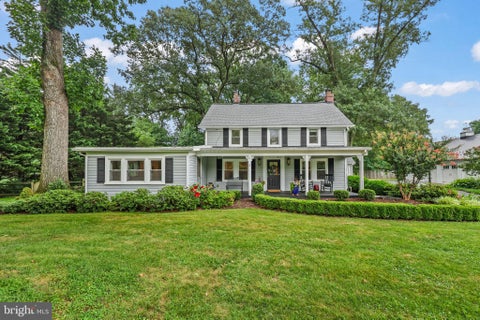 Photo of 1229 Reston Avenue, HERNDON, VA 20170 (MLS # VAFX2326498)