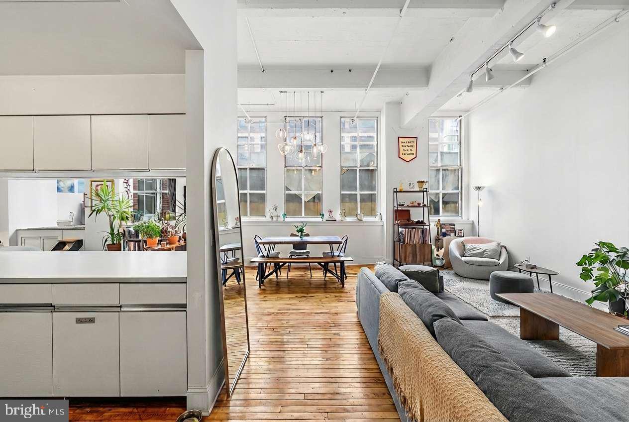 1238 CALLOWHILL STREET 202