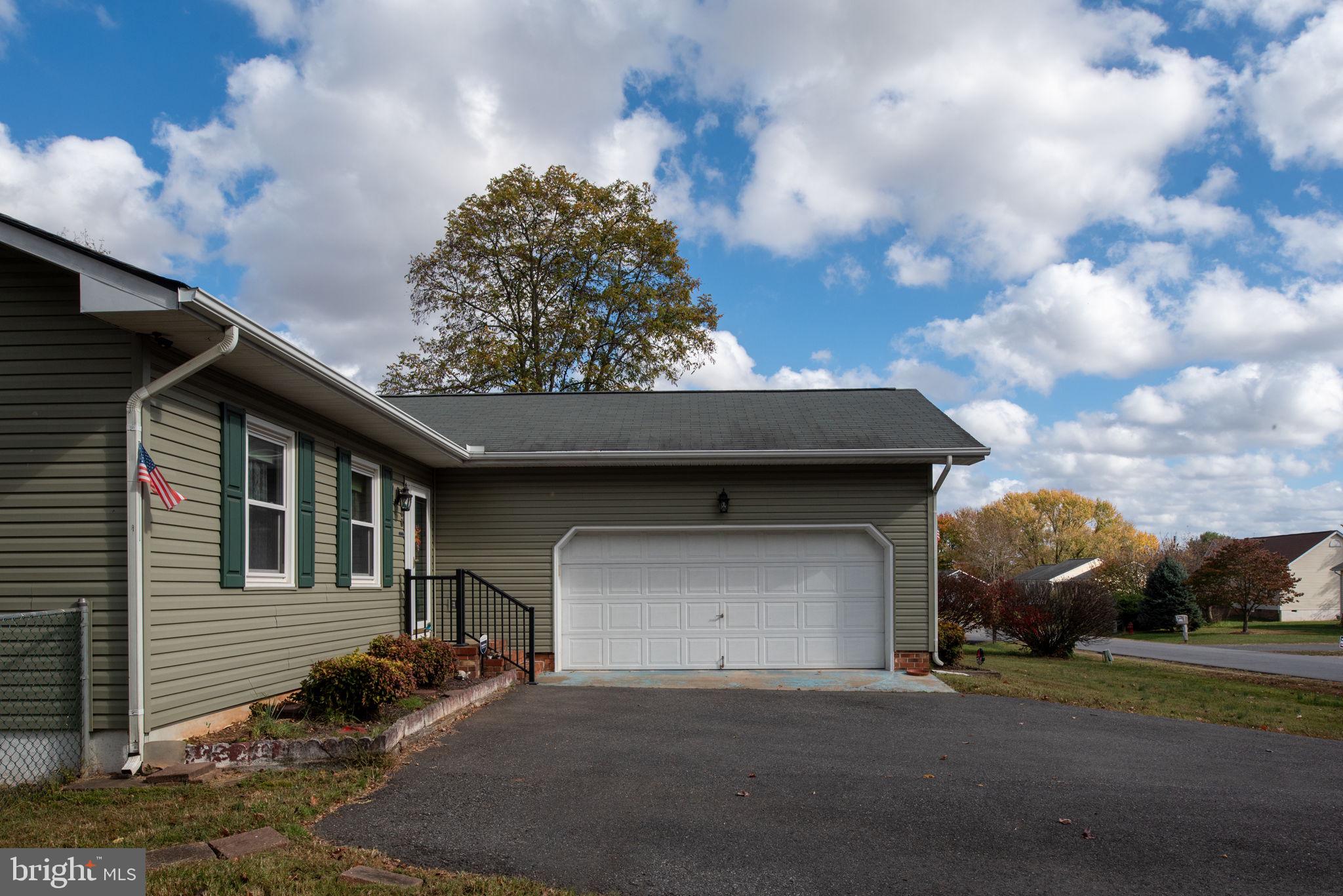 MAPLE GROVE - Residential