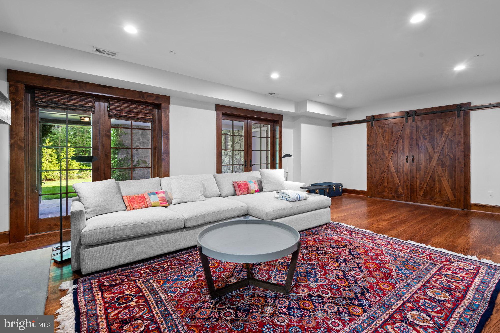 BRADLEY HILLS - Residential