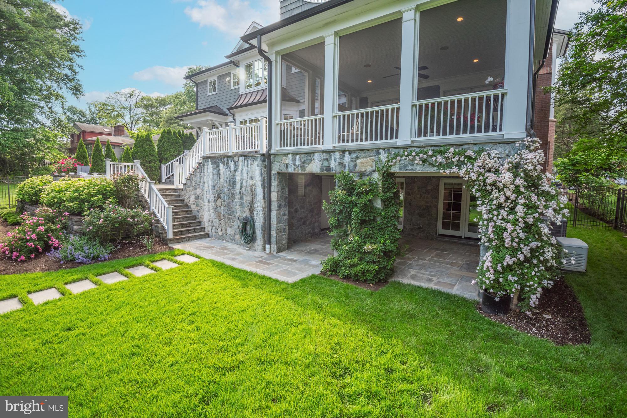 BRADLEY HILLS - Residential