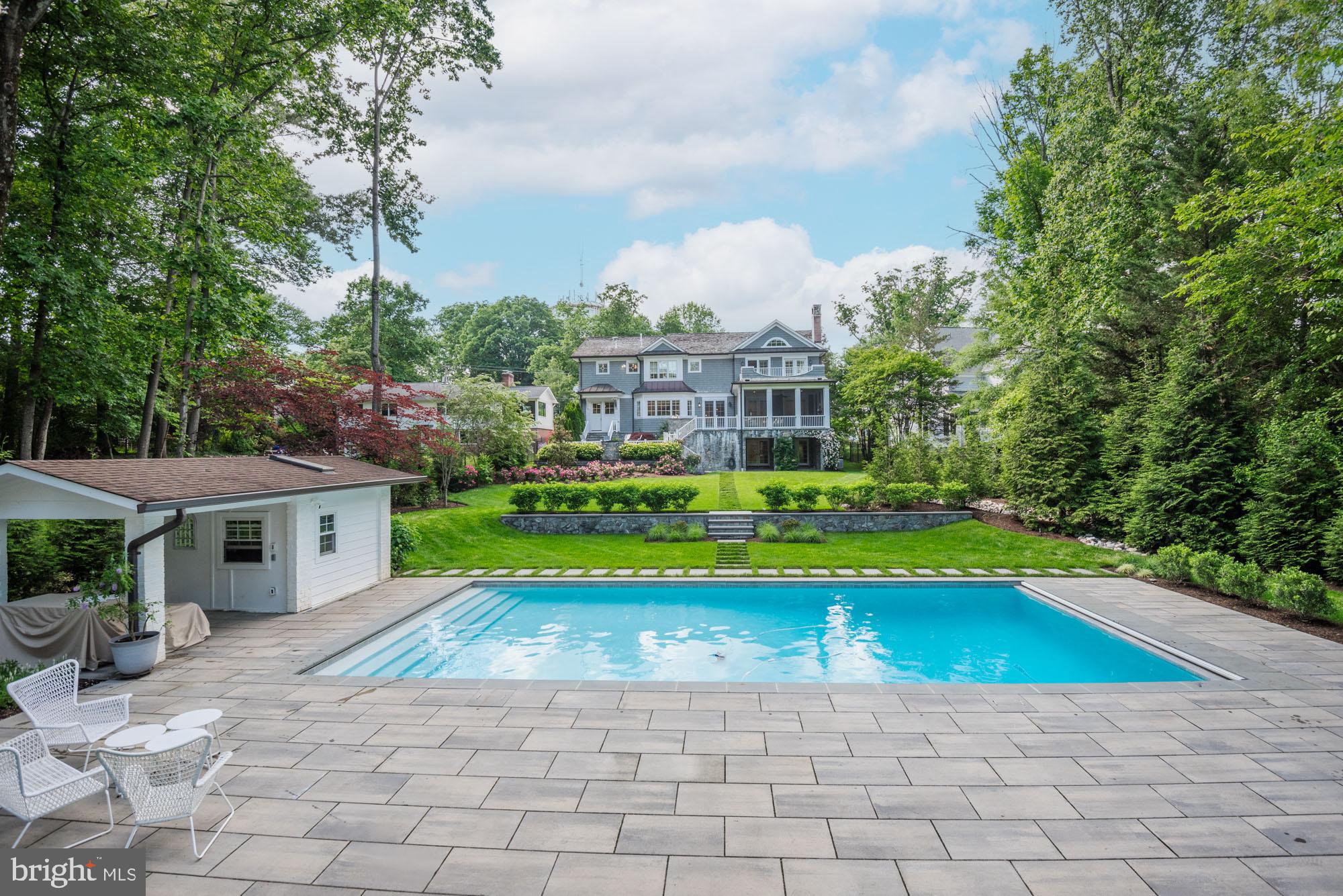 BRADLEY HILLS - Residential