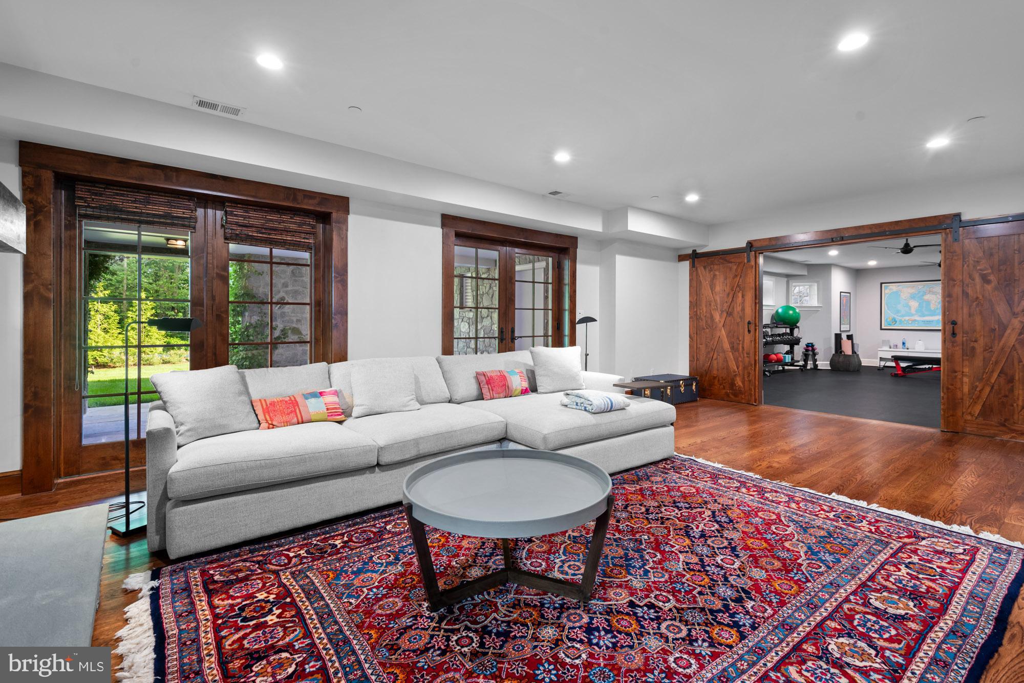 BRADLEY HILLS - Residential