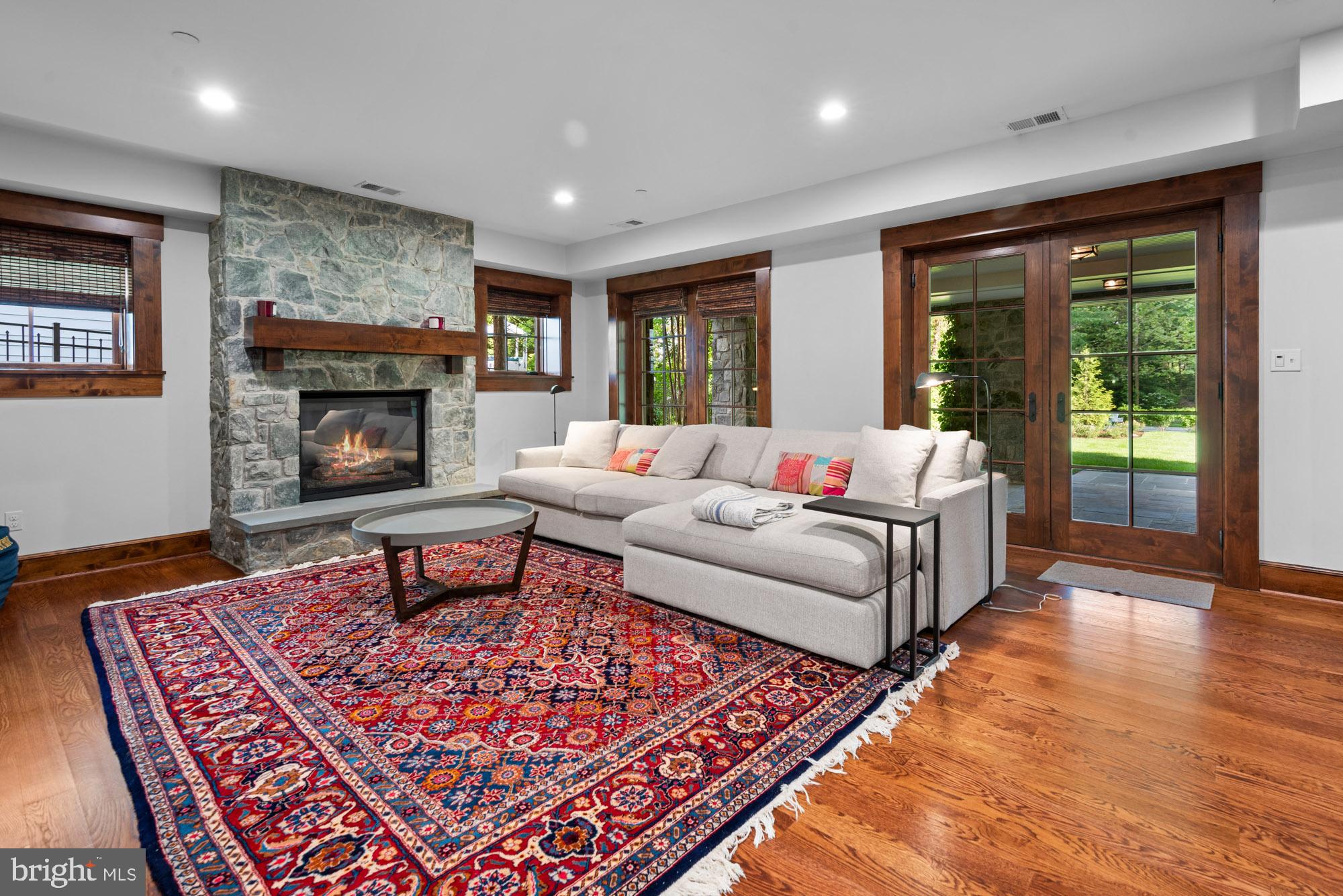 BRADLEY HILLS - Residential