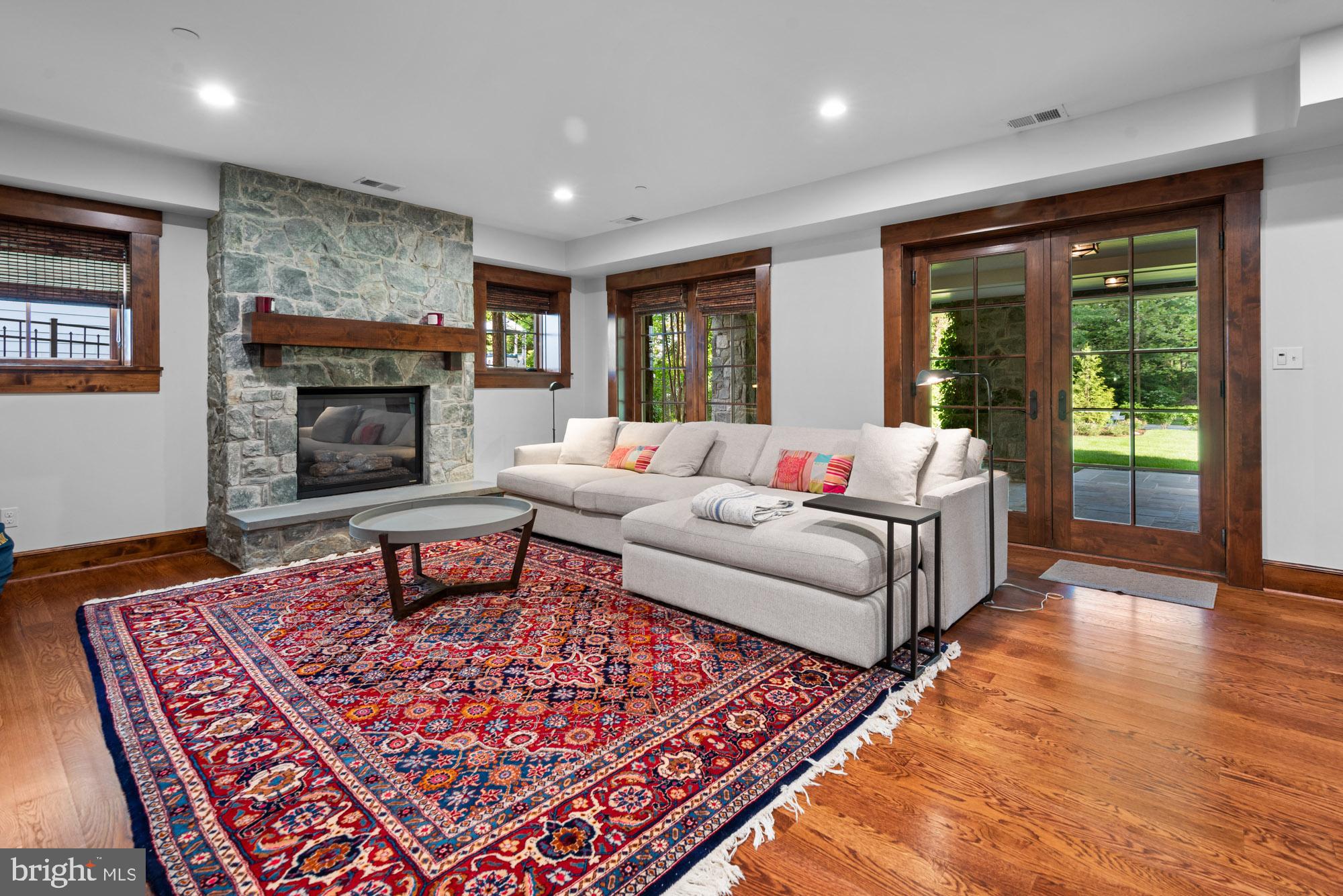 BRADLEY HILLS - Residential