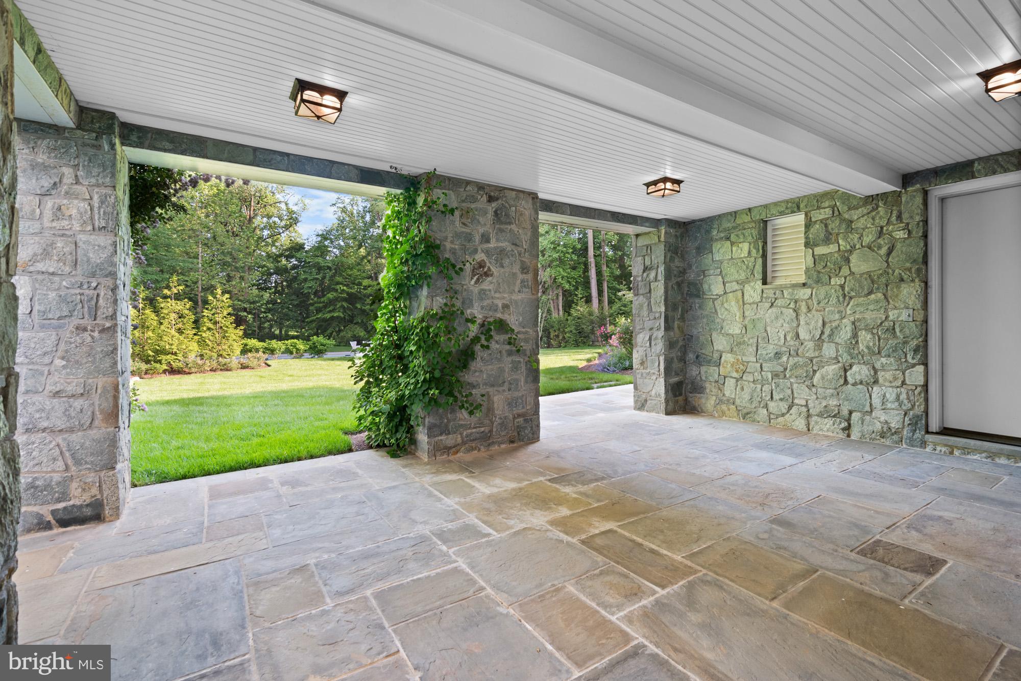 BRADLEY HILLS - Residential