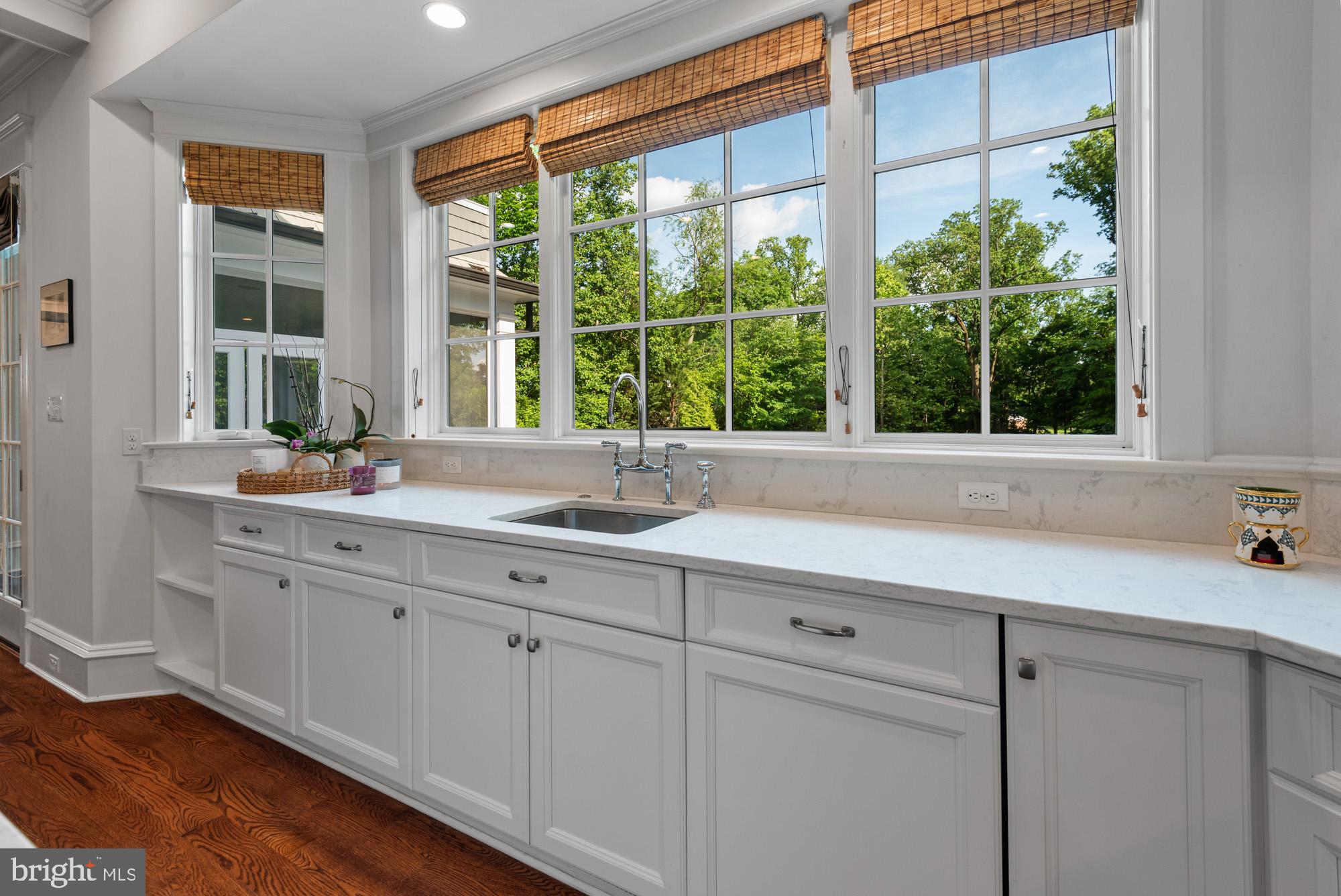 BRADLEY HILLS - Residential