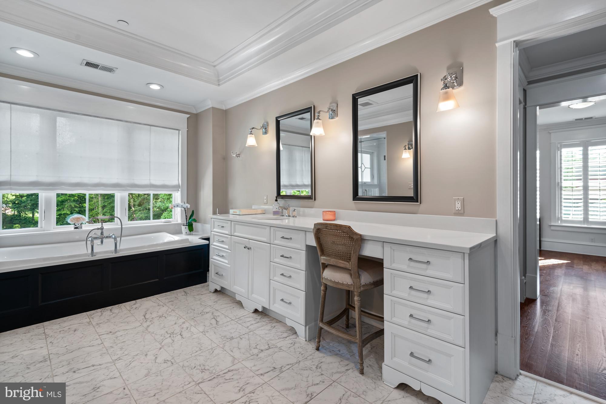 BRADLEY HILLS - Residential