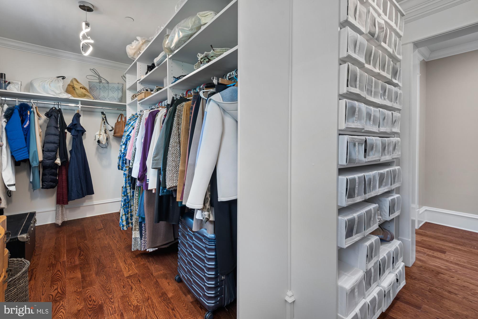 BRADLEY HILLS - Residential