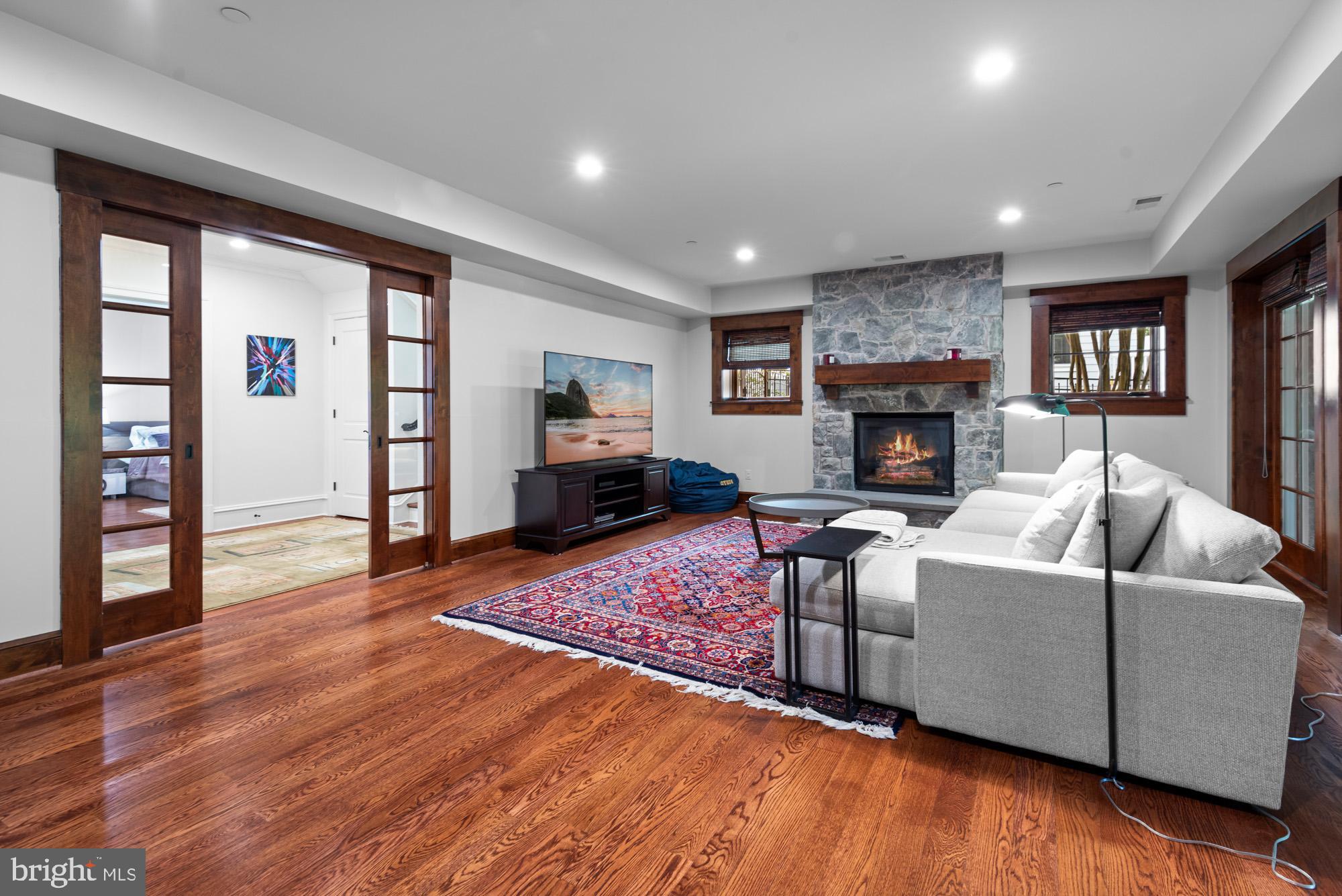 BRADLEY HILLS - Residential