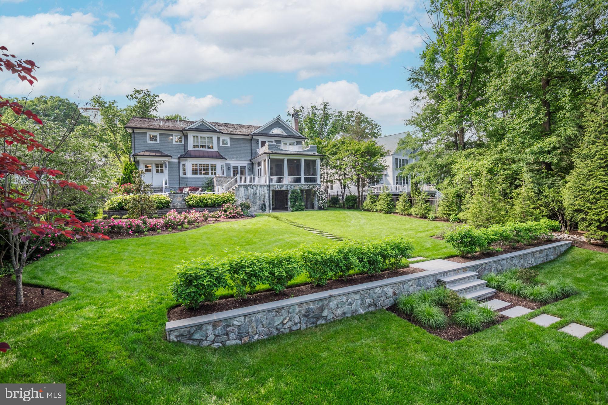 BRADLEY HILLS - Residential