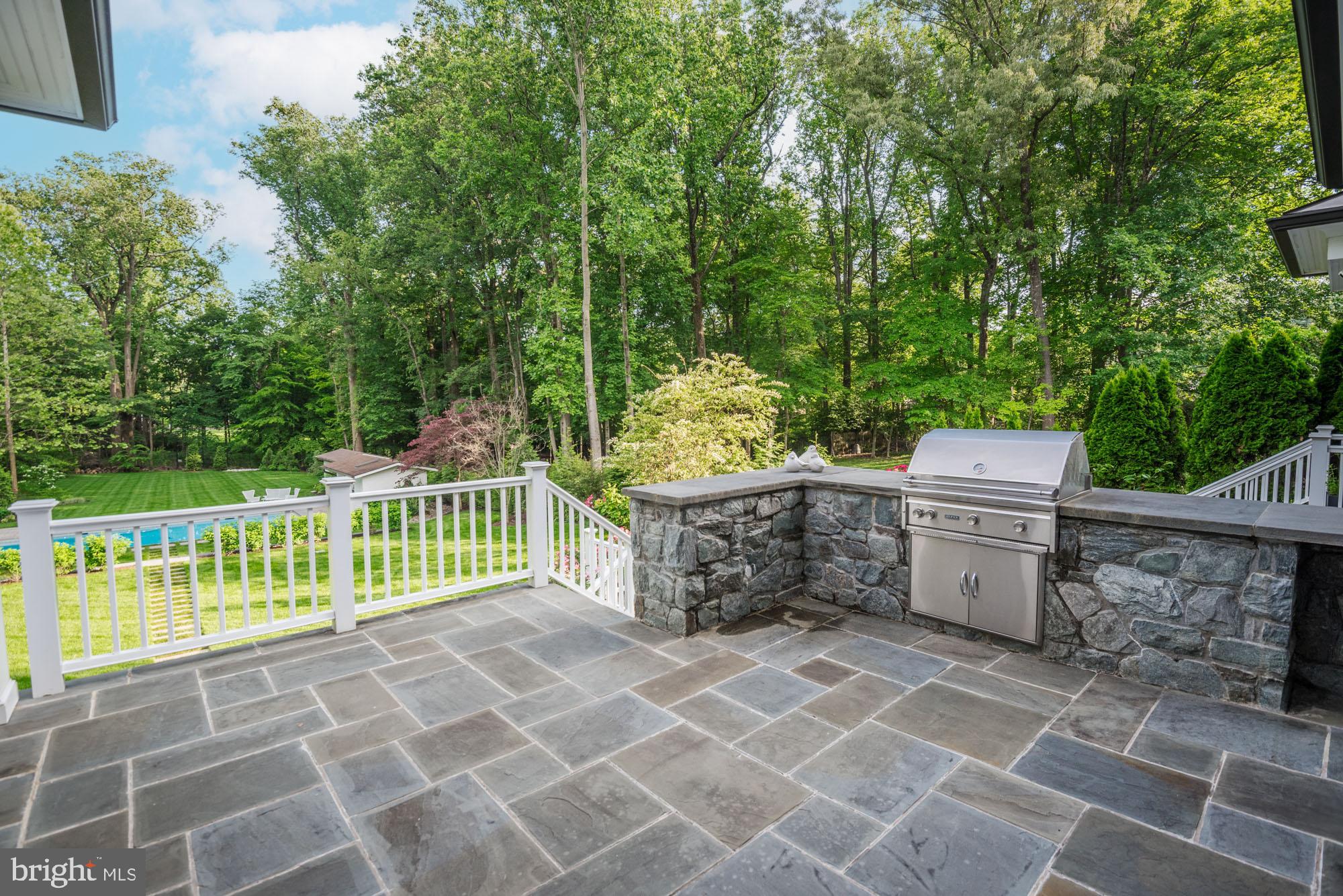 BRADLEY HILLS - Residential