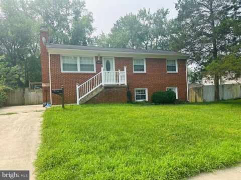 Photo of 4523 Kendall Drive, WOODBRIDGE, VA 22193 (MLS # VAPW2125686)