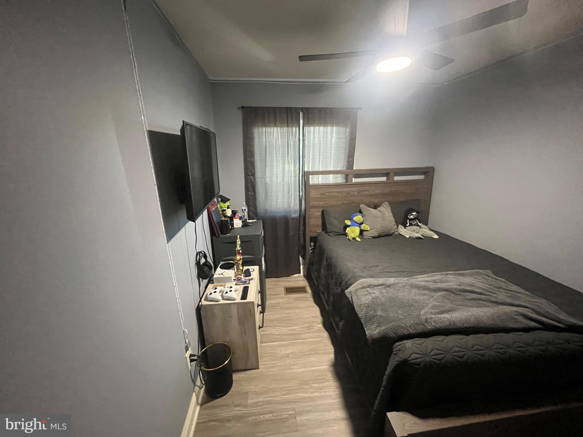 PINEWOOD LAWNS - Residential Lease