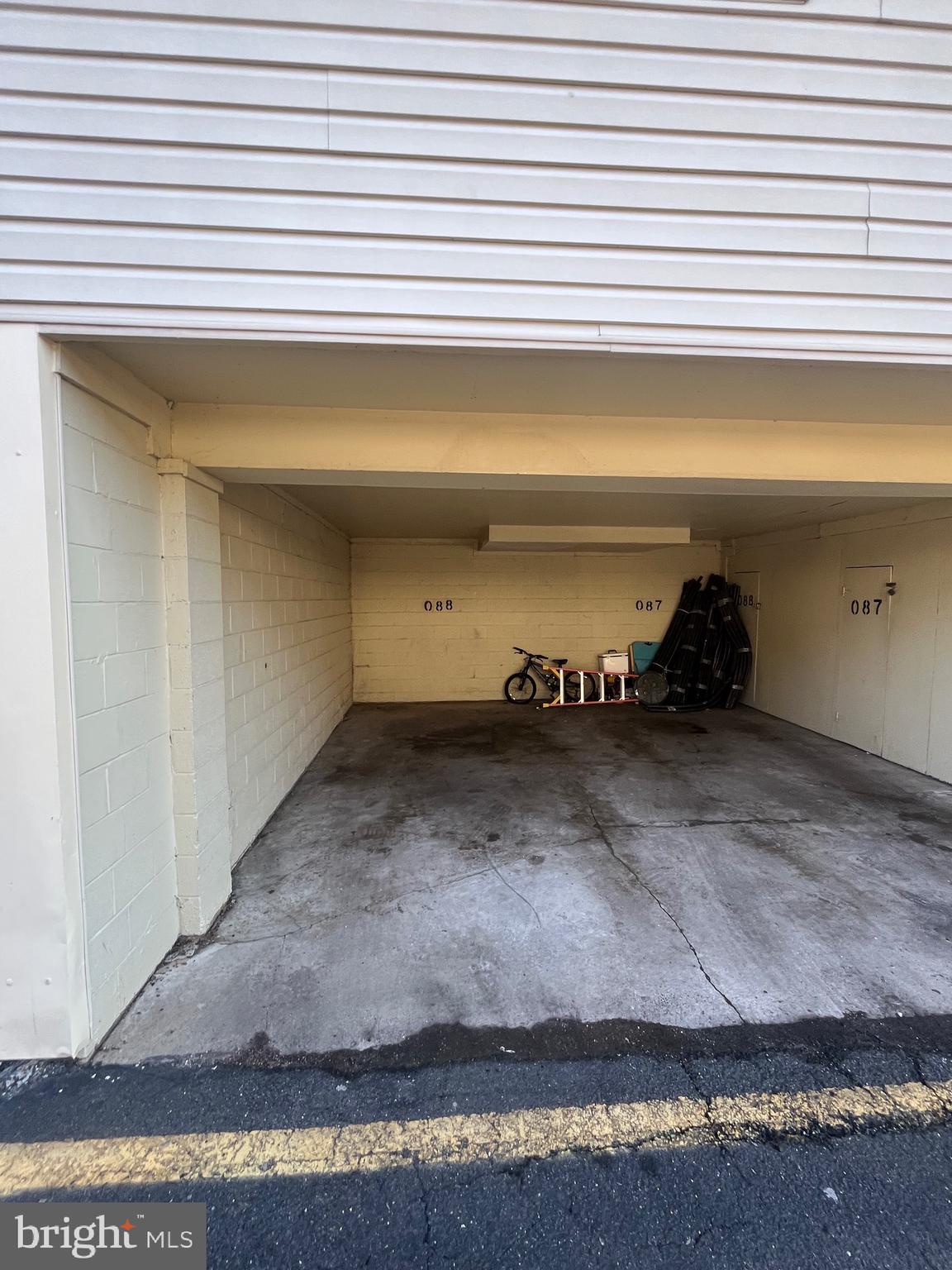 PINEWOOD LAWNS - Residential Lease