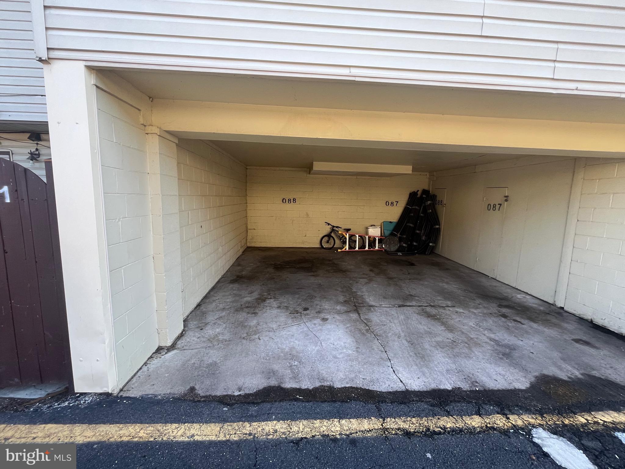 PINEWOOD LAWNS - Residential Lease