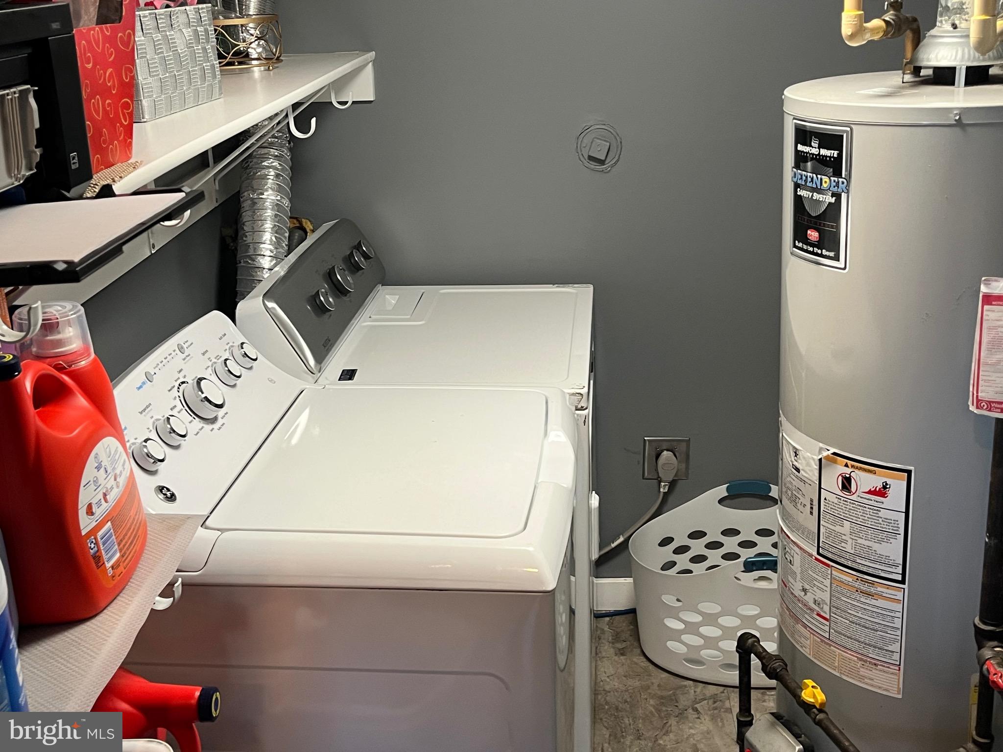 PINEWOOD LAWNS - Residential Lease