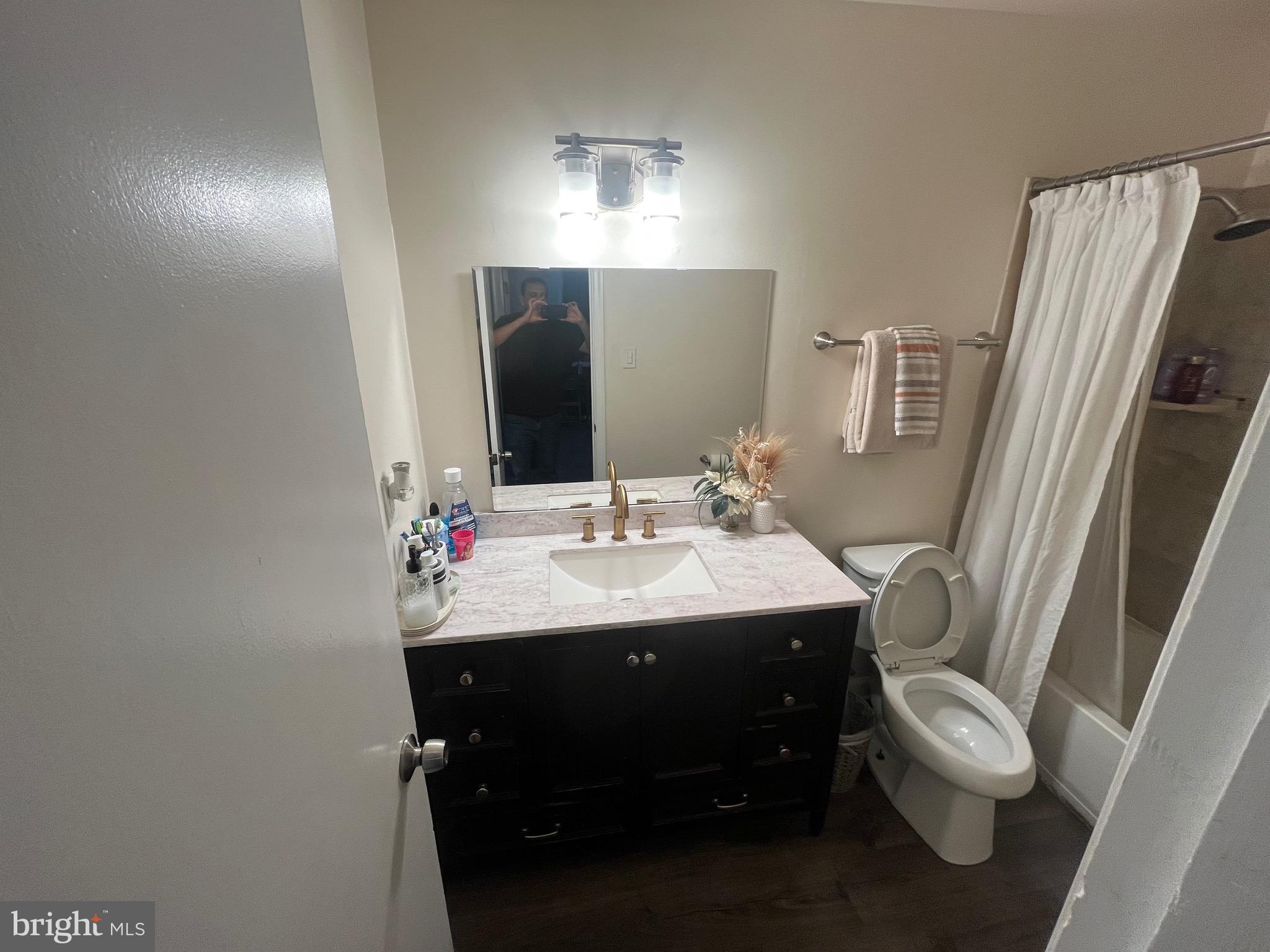 PINEWOOD LAWNS - Residential Lease