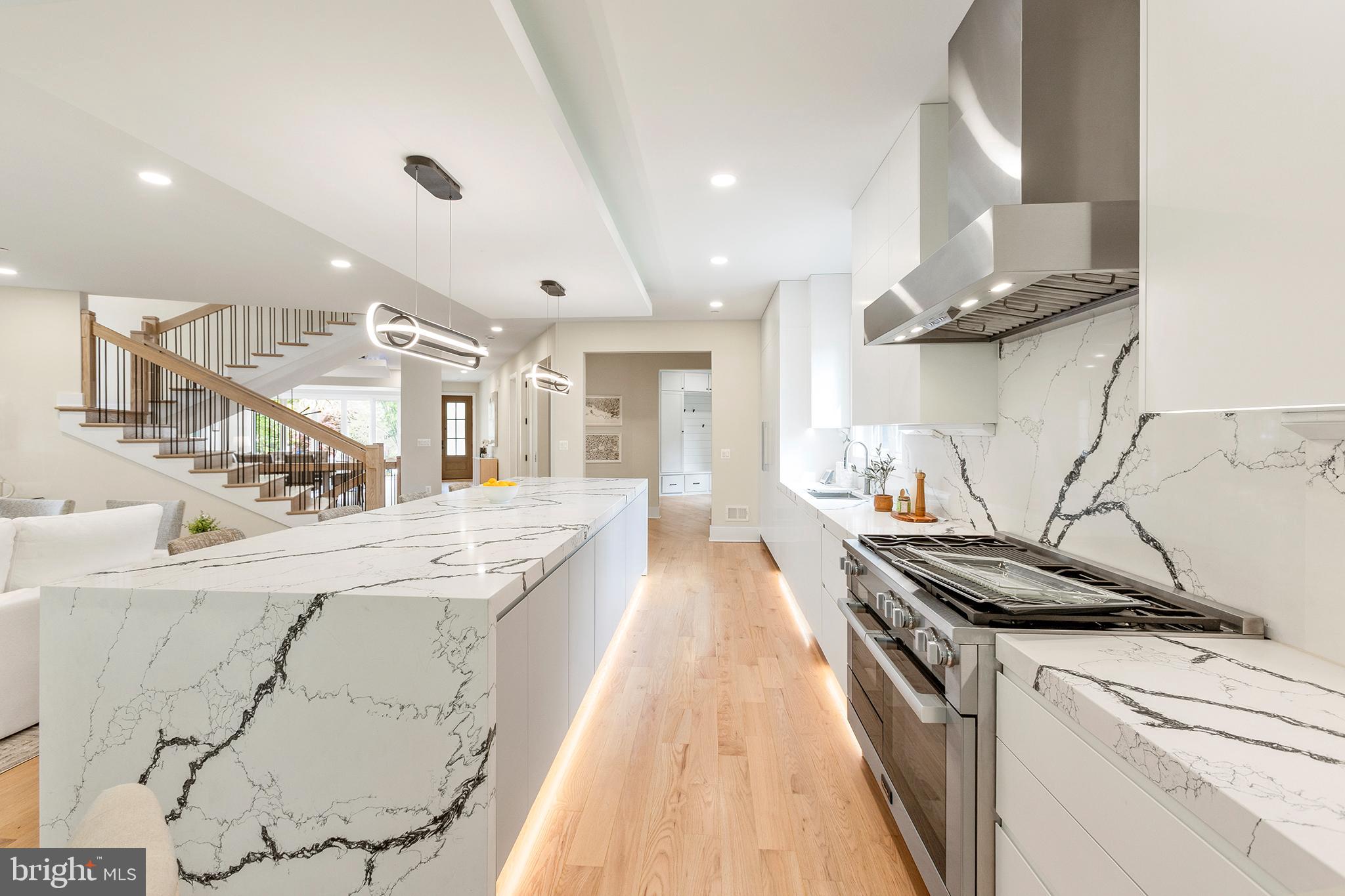 CHEVY CHASE VILLAGE - Residential