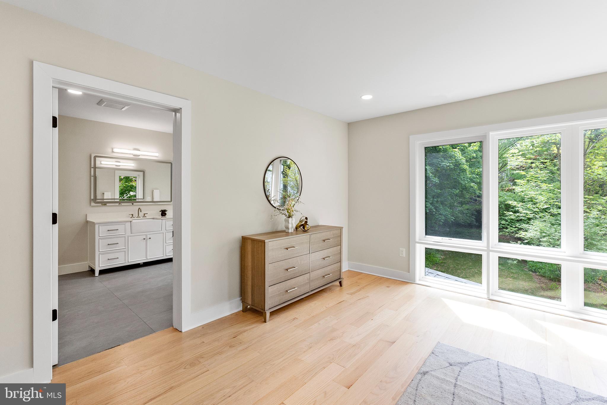 CHEVY CHASE VILLAGE - Residential