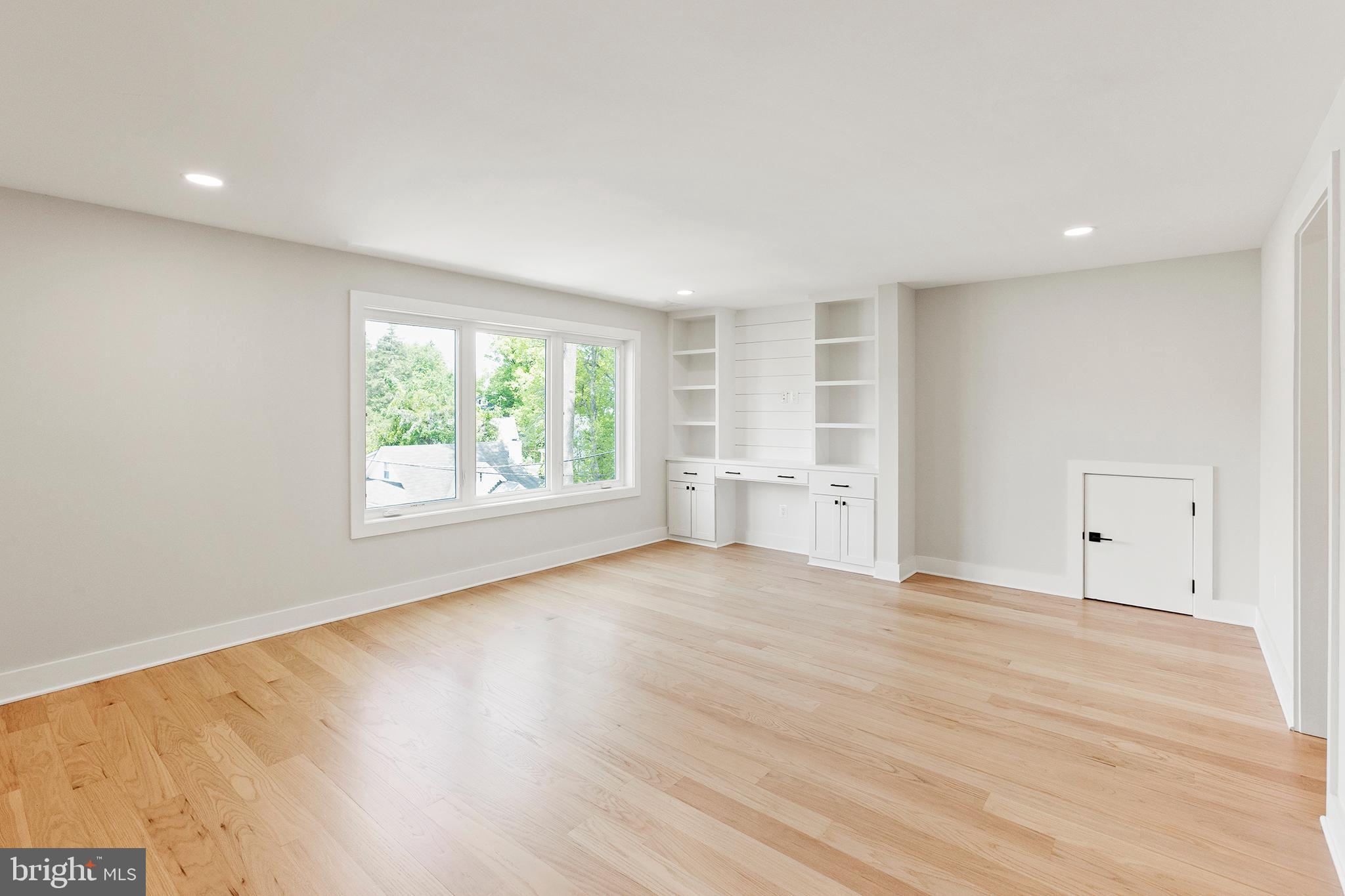 CHEVY CHASE VILLAGE - Residential