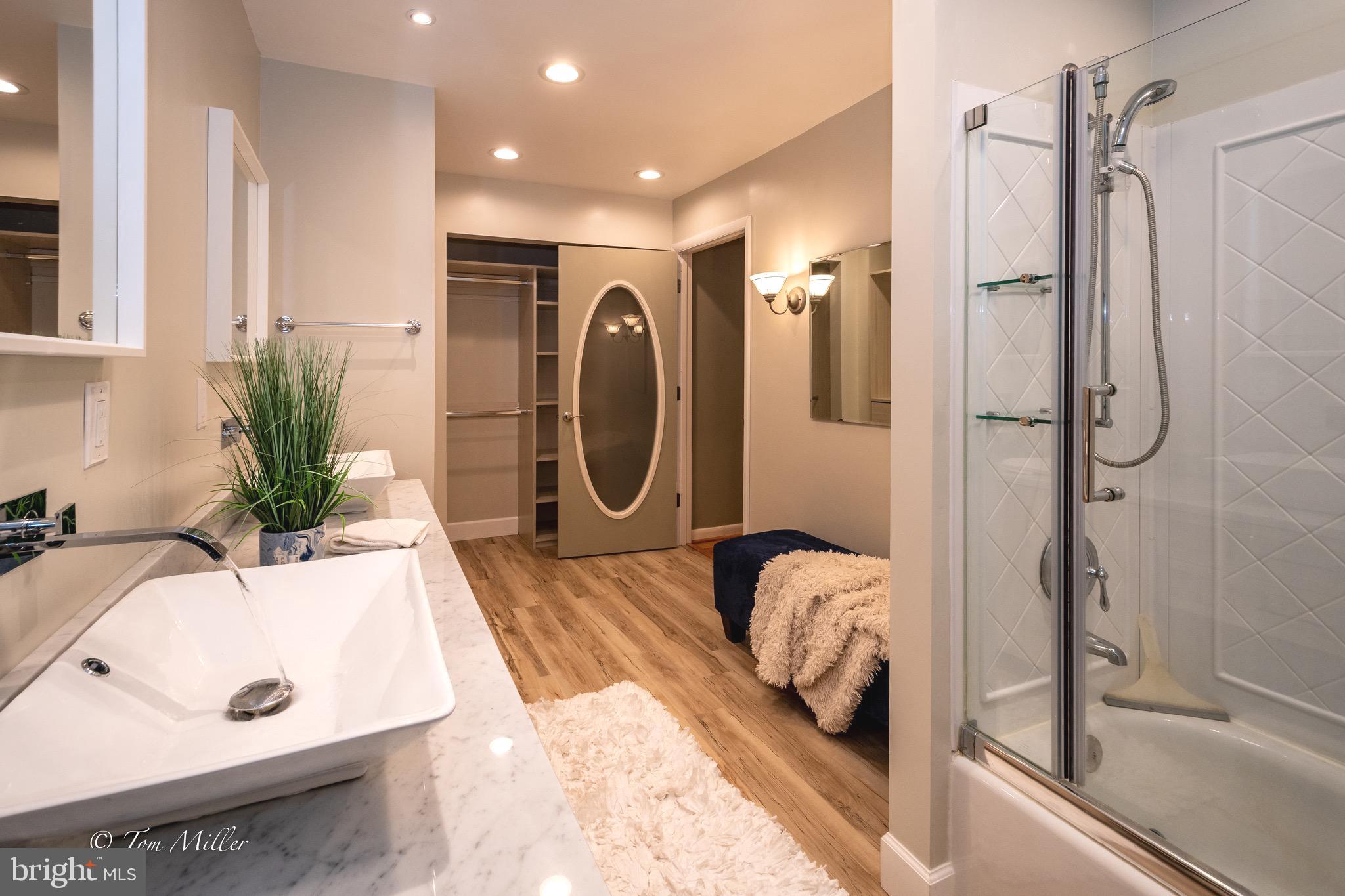 VELVET RIDGE - Residential