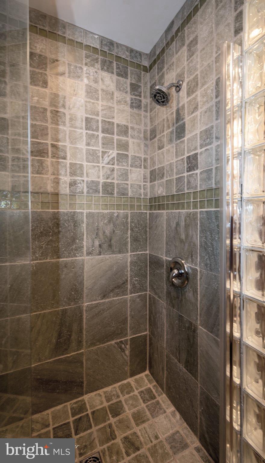 VELVET RIDGE - Residential