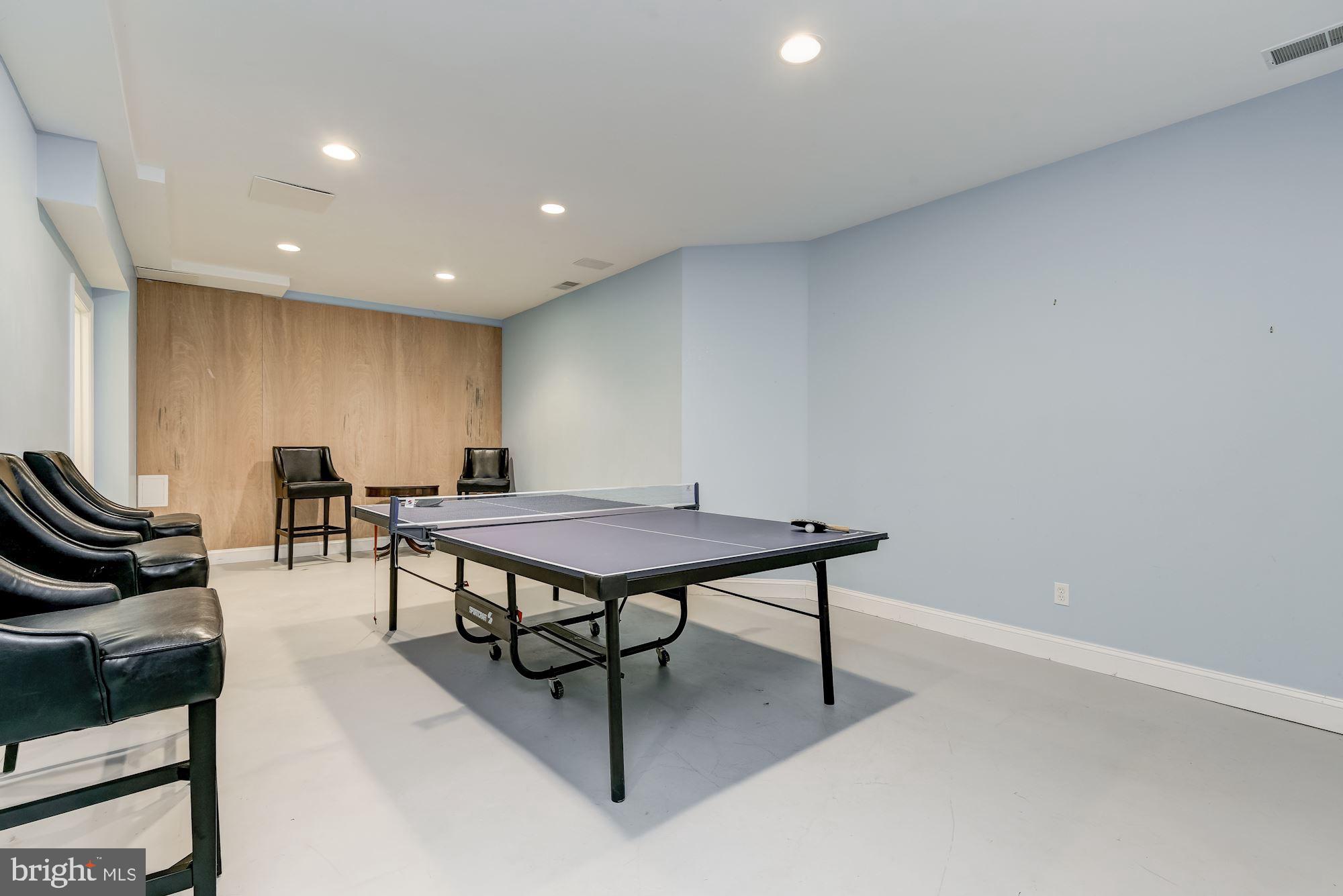 BETHESDA OUTSIDE - Residential