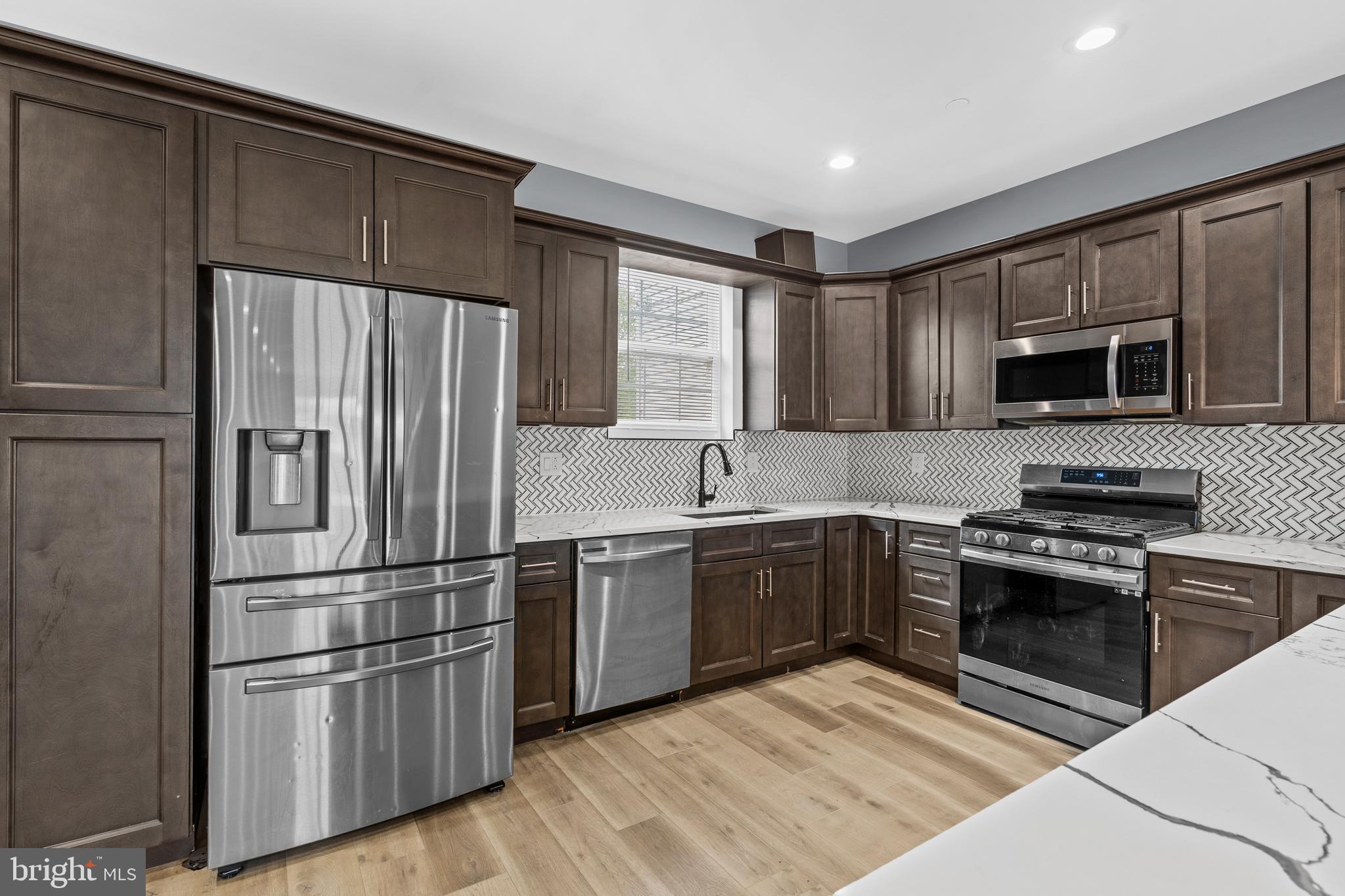 PARKWOOD - Residential